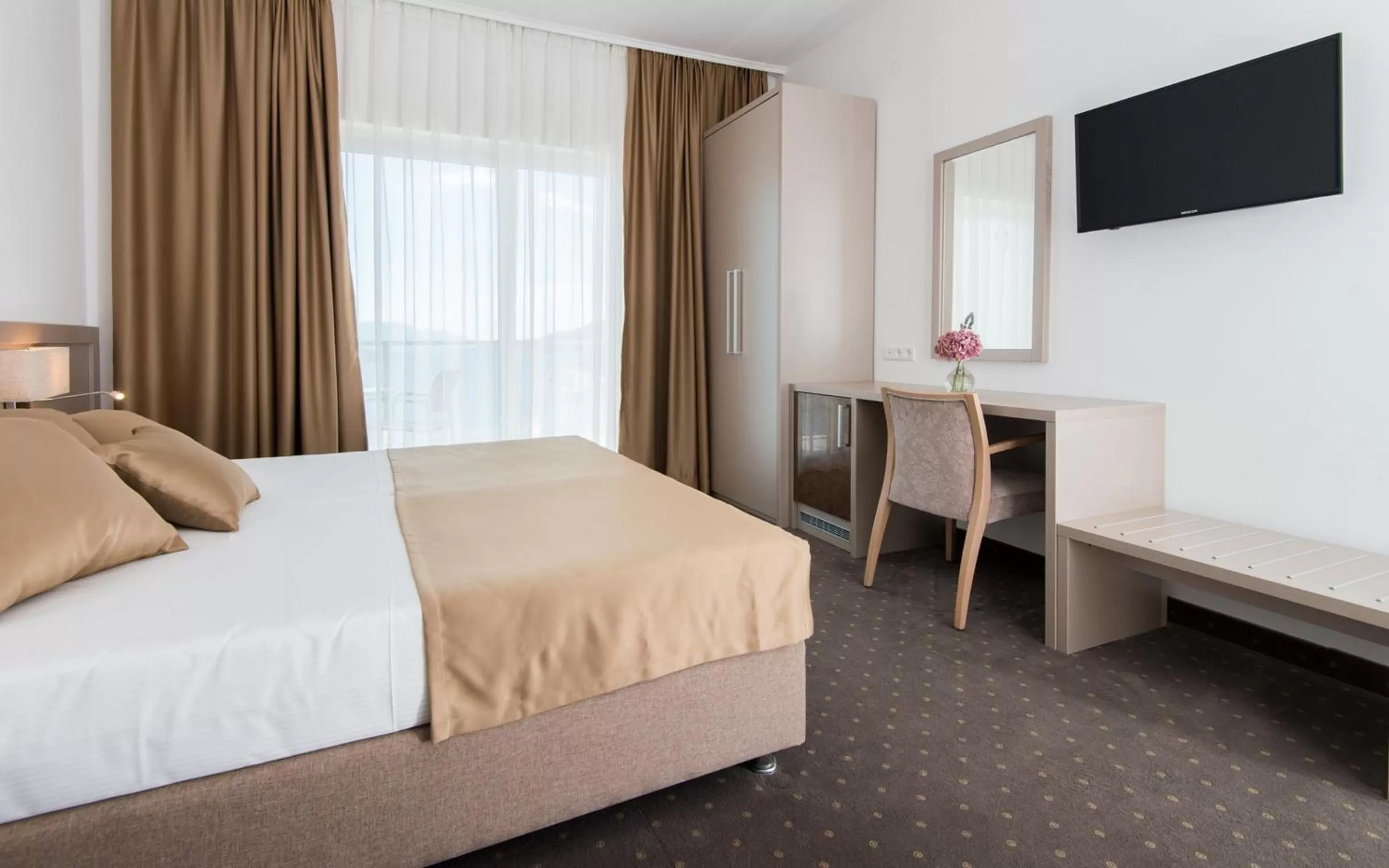 Photo of the whole room, Bed in Hotel Jadran Neum