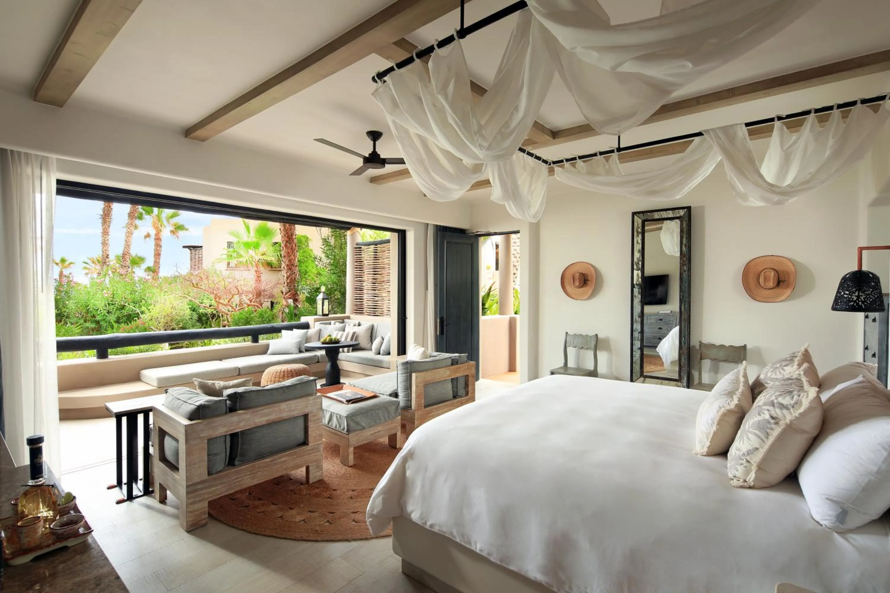 Bed in Esperanza, Auberge Collection