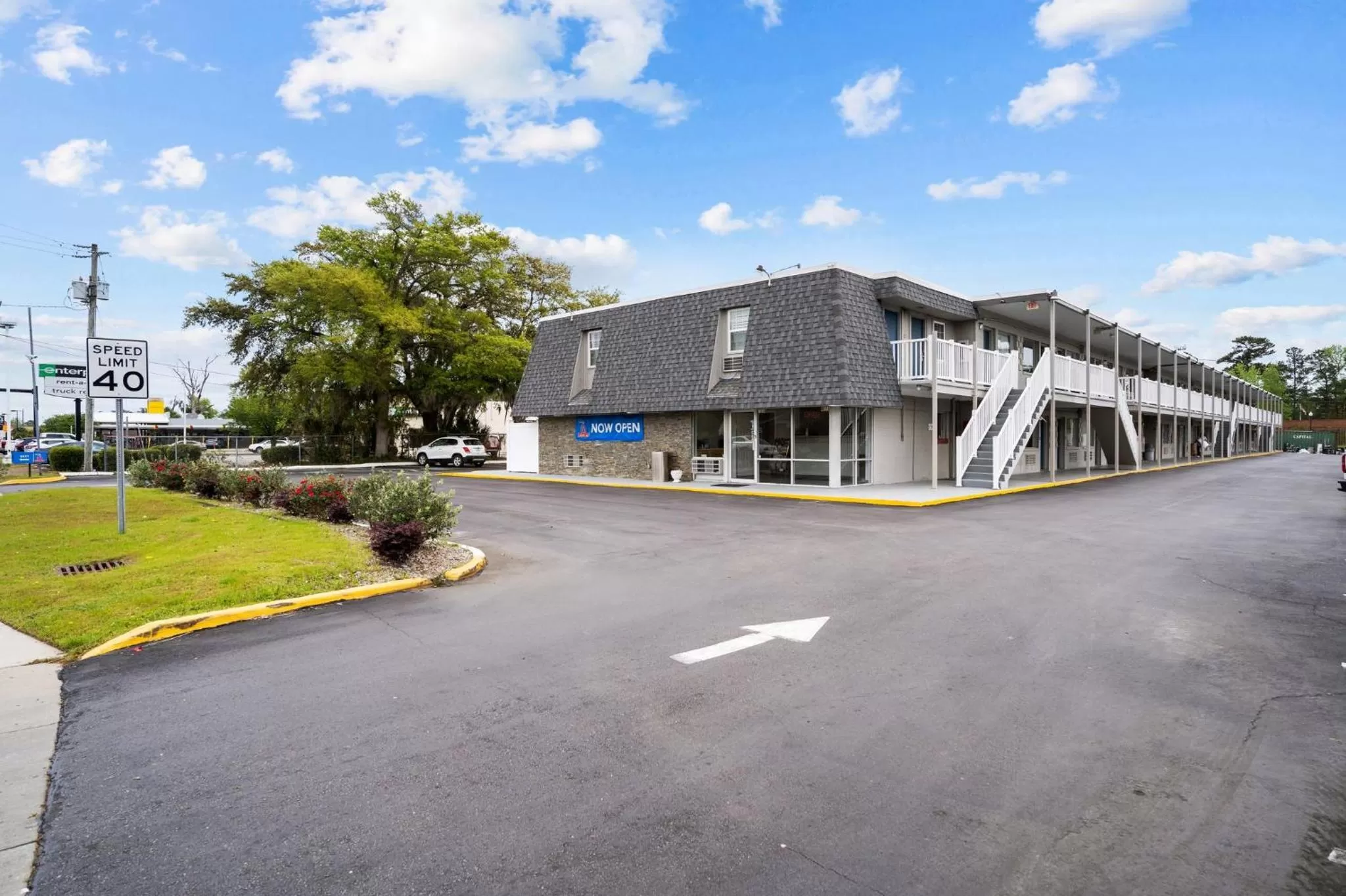 Facade/entrance in Studio 6 Wilmington, NC