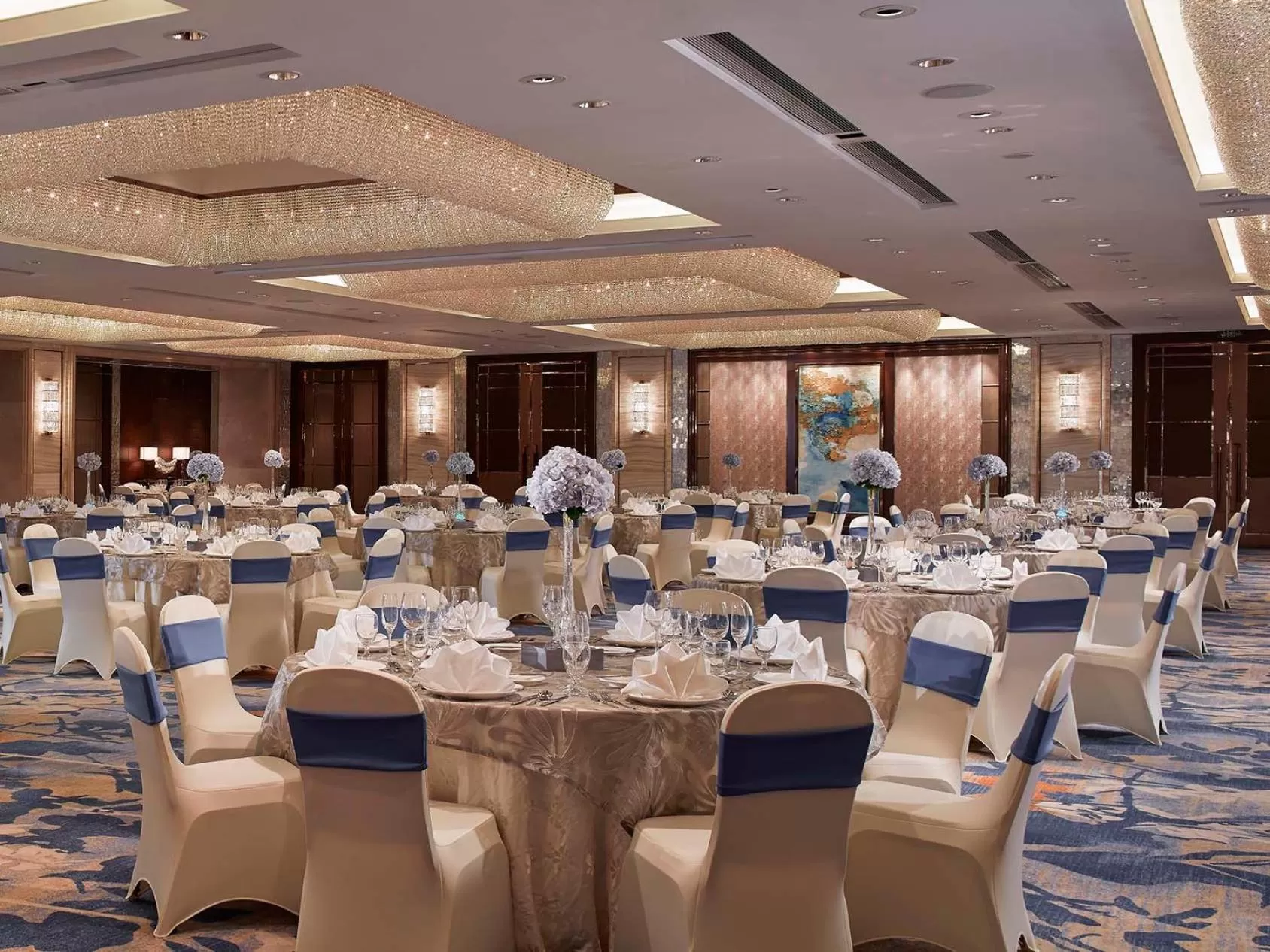 Banquet/Function facilities in Shangri-La Shenzhen - Nearby Luohu Border, Outdoor Swimming Pool