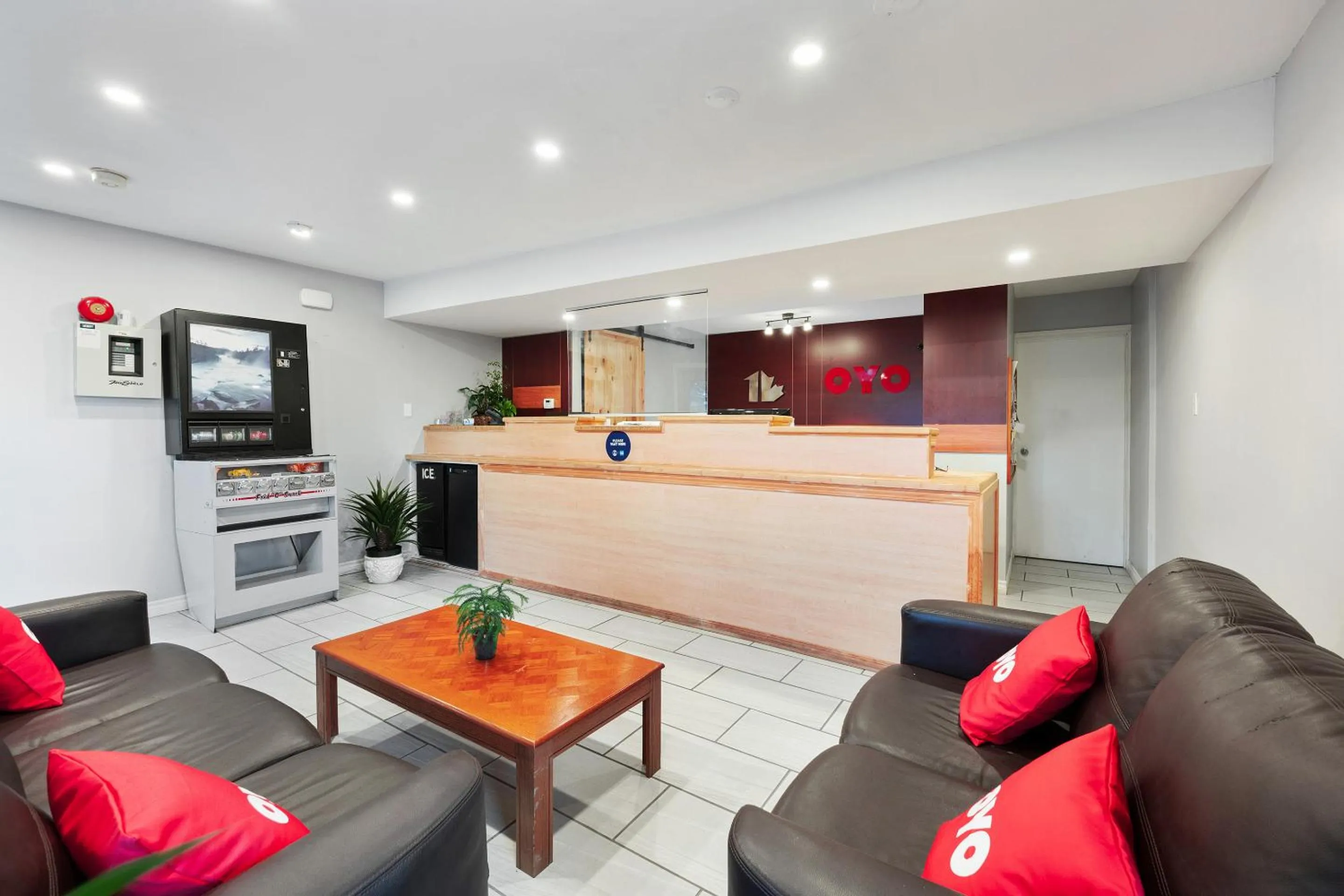 Lobby or reception in First Canada Hotel Cornwall Hwy 401 ON