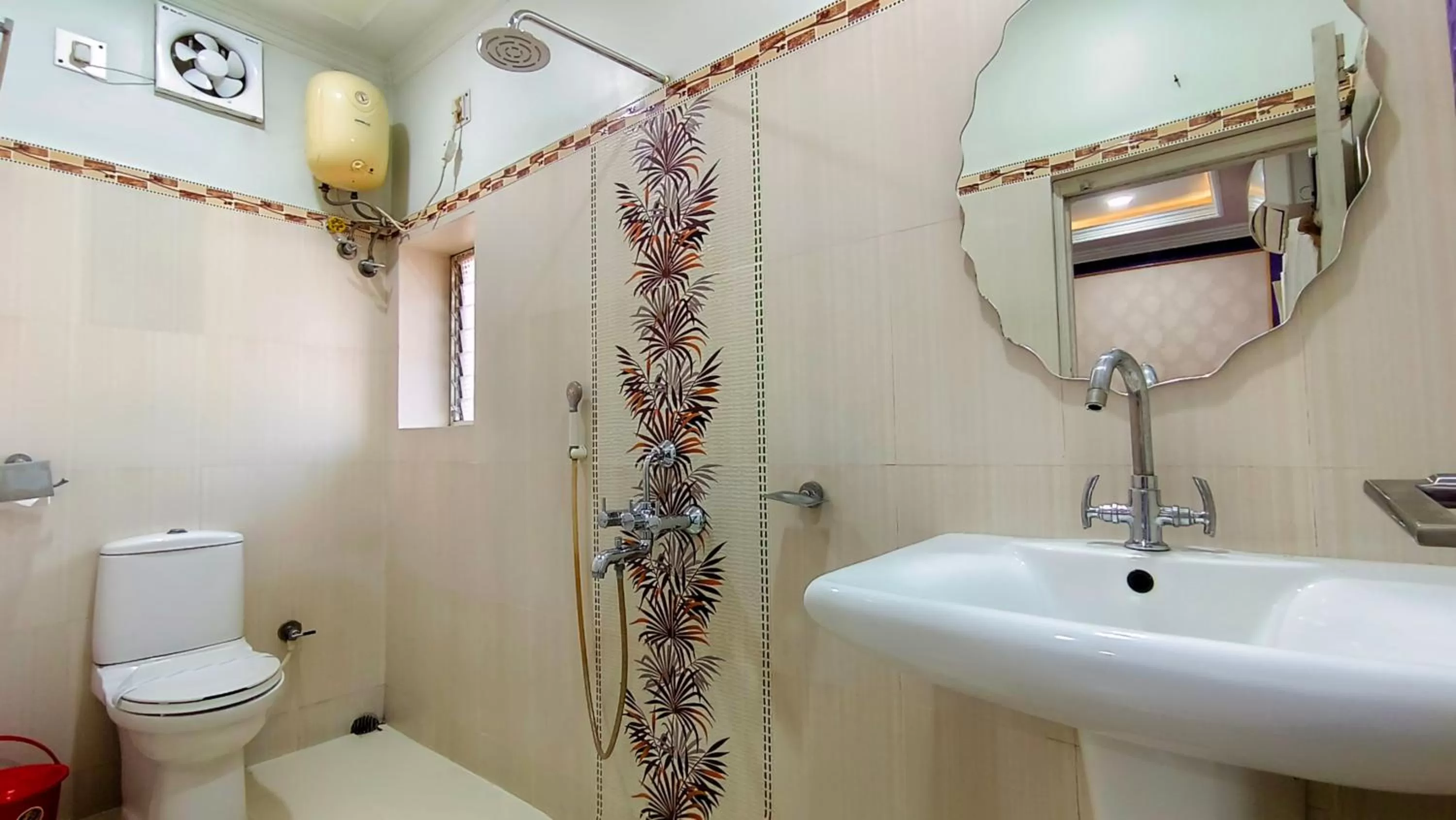 Bathroom in Hotel Samrat