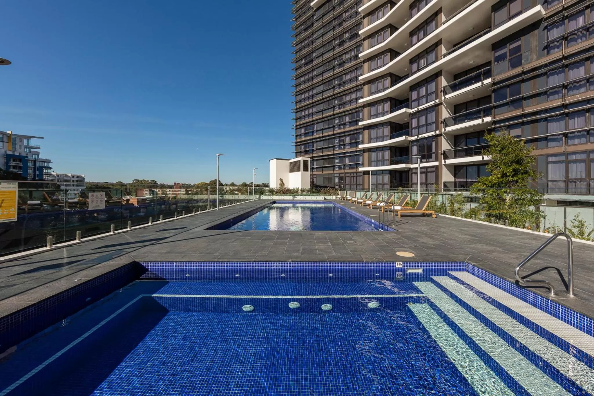 Hot Tub in Meriton Suites Church Street, Parramatta