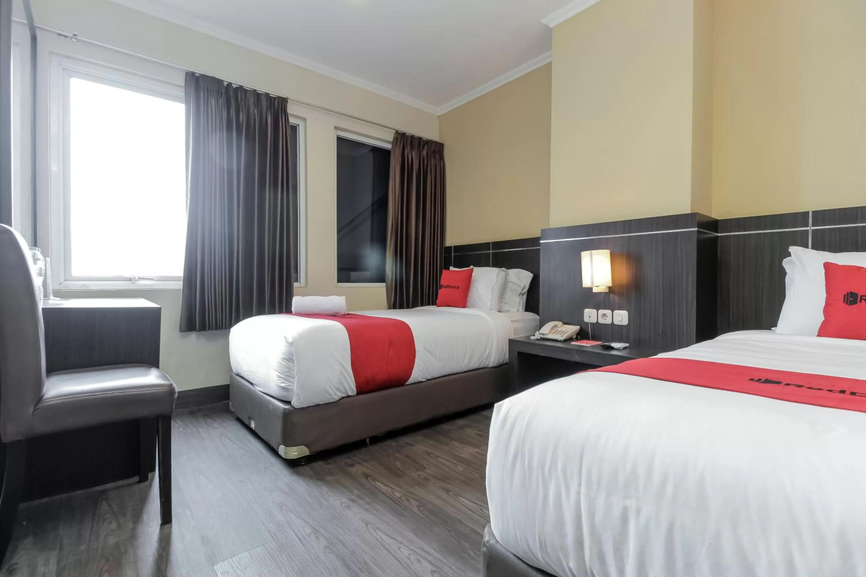 Bedroom, Bed in RedDoorz Plus @ Thamrin