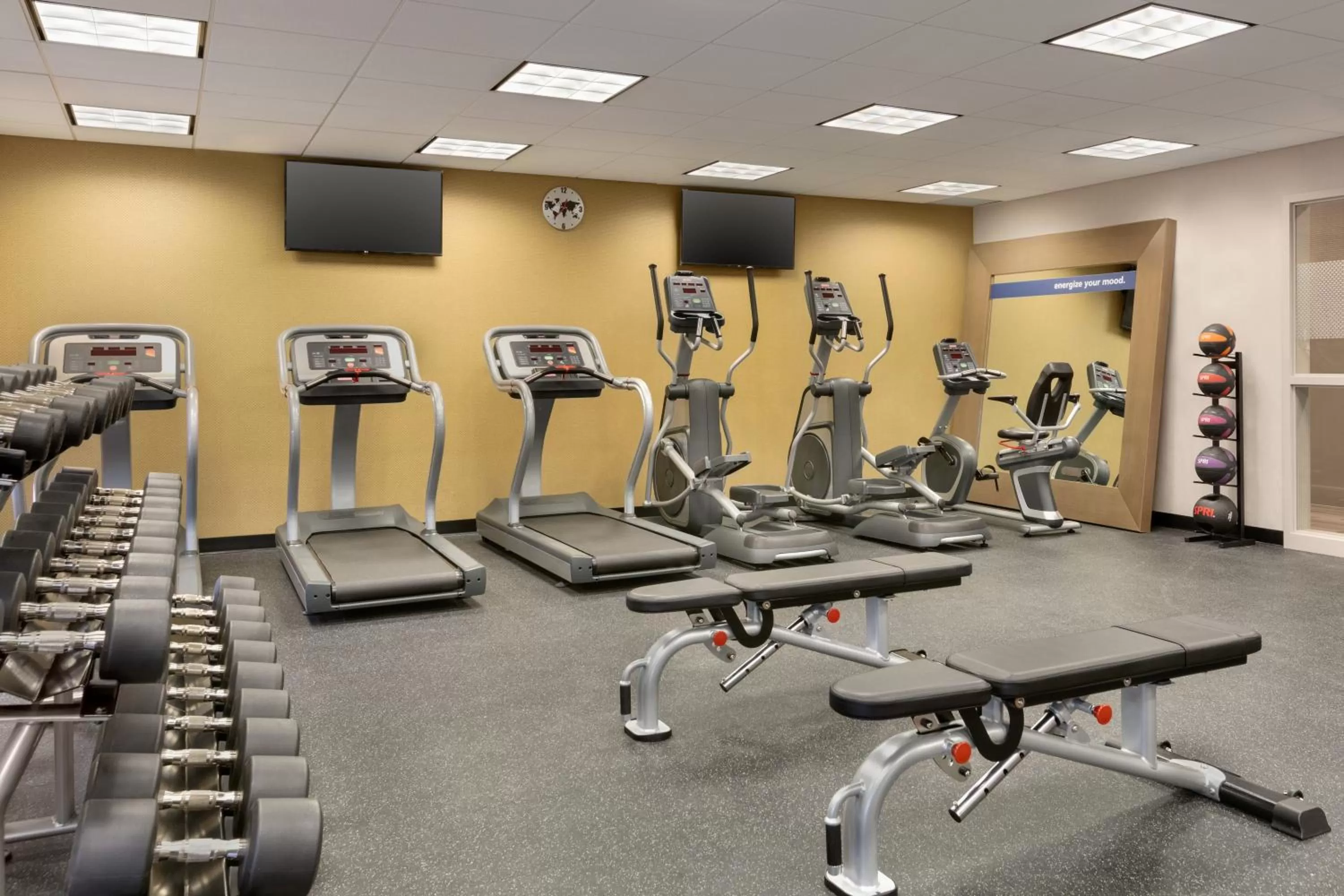 Fitness centre/facilities in Ramada by Wyndham St Paul AB