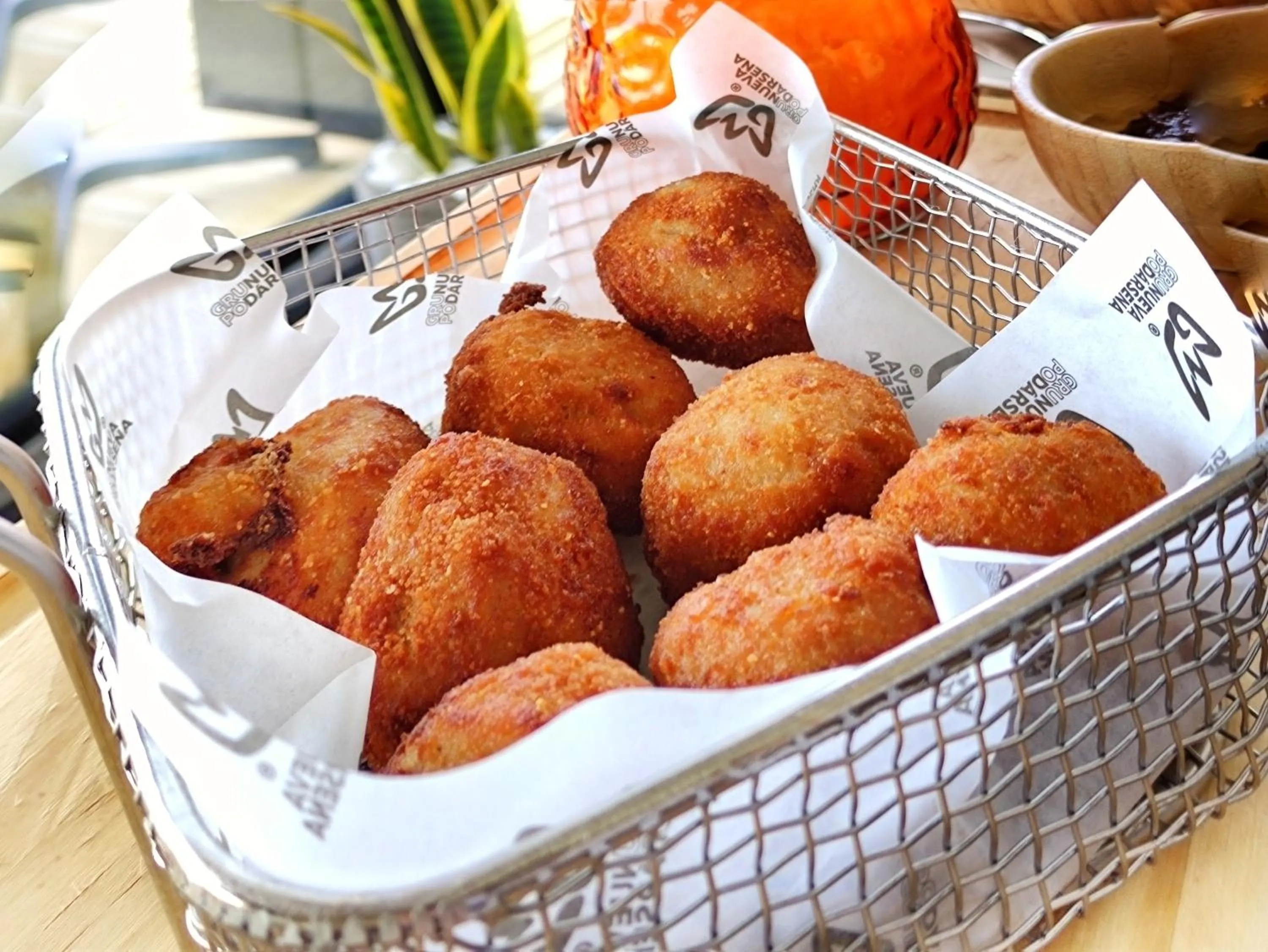 Food and drinks in Hotel El Castillo de Los Locos