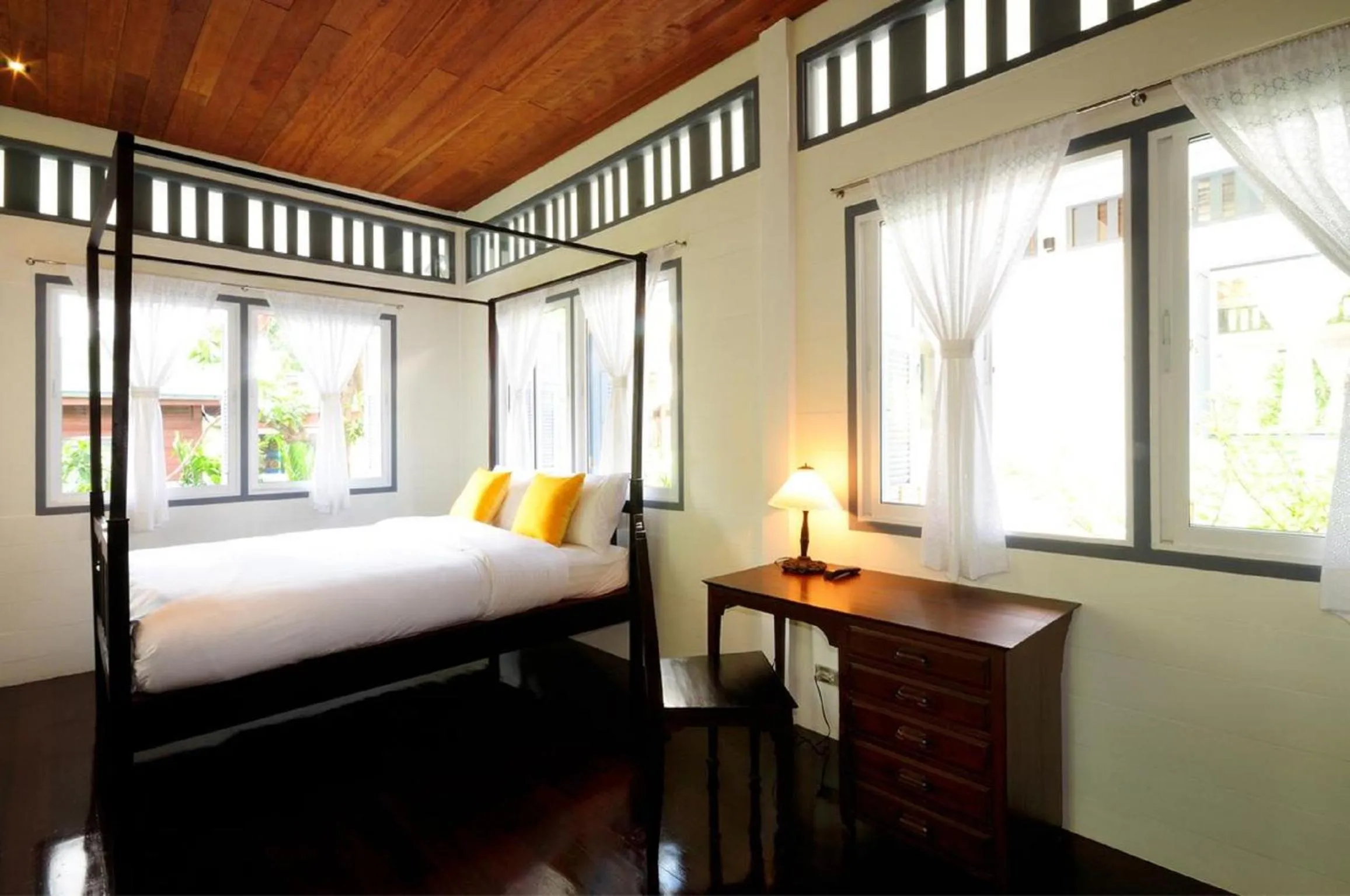 Bed in Baan Noppawong