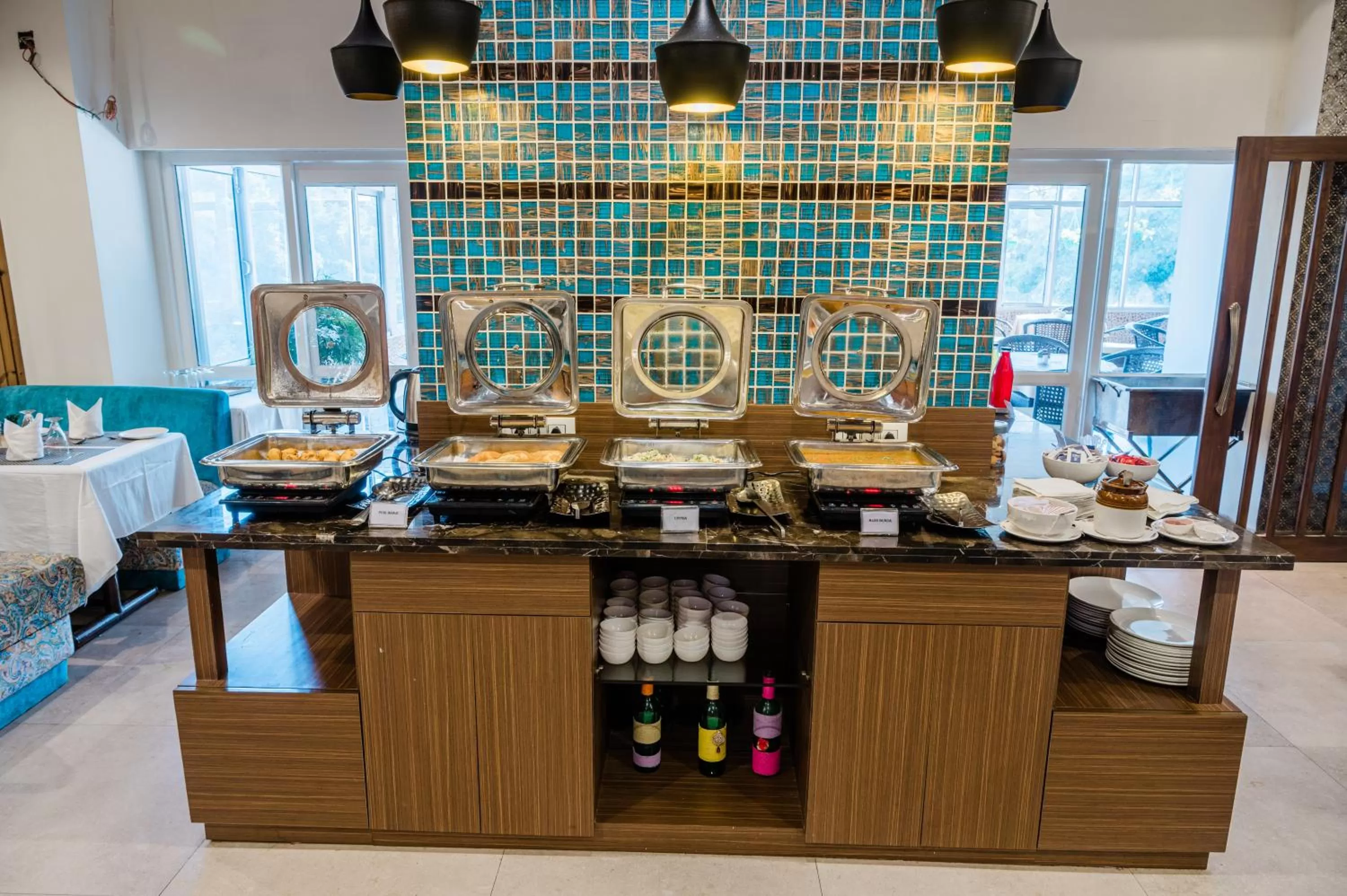 Food and drinks in Hotel Shiva Continental