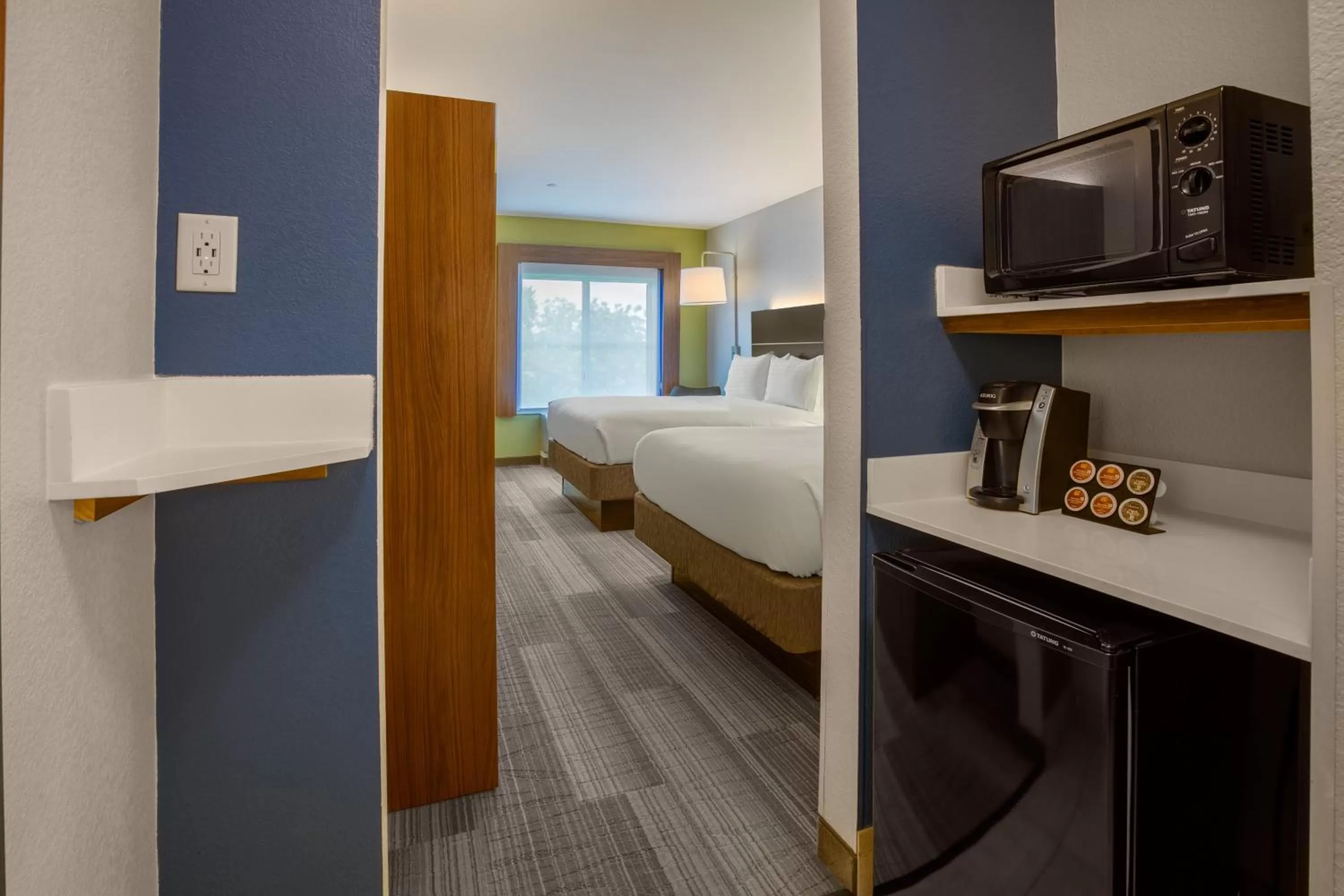 Photo of the whole room, Bed in Holiday Inn Express Hotel & Suites Dallas - Grand Prairie I-20 by IHG