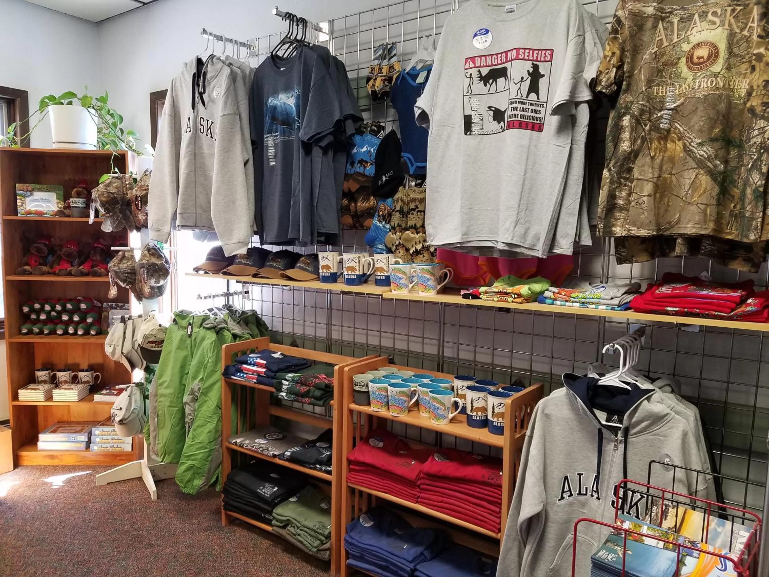 Lobby or reception, Supermarket/Shops in Soldotna Inn