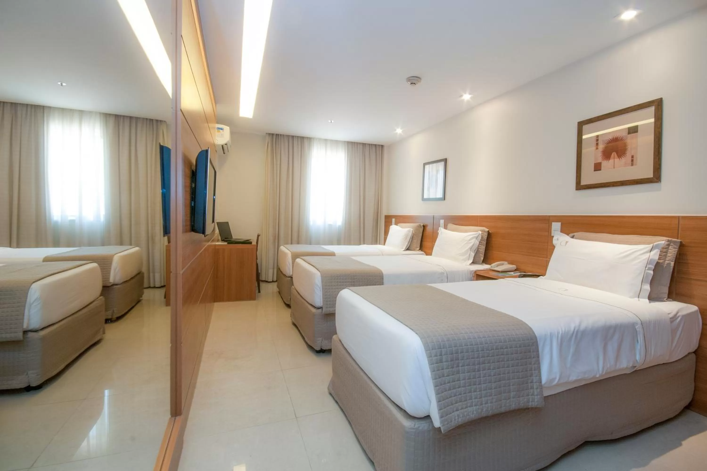 Property building, Bed in Américas Granada Hotel