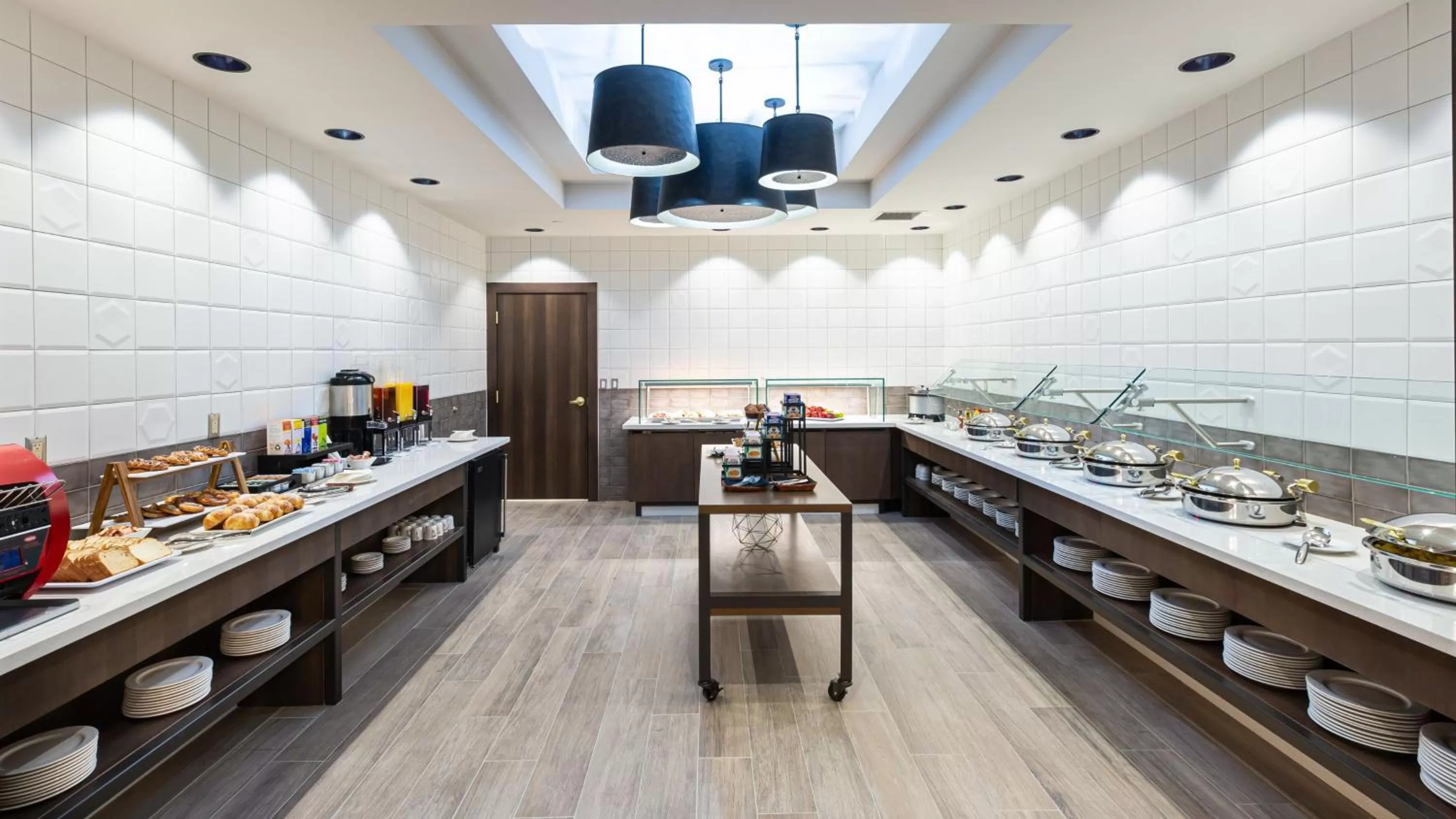 Buffet breakfast in Holiday Inn San Jose-Silicon Valley by IHG