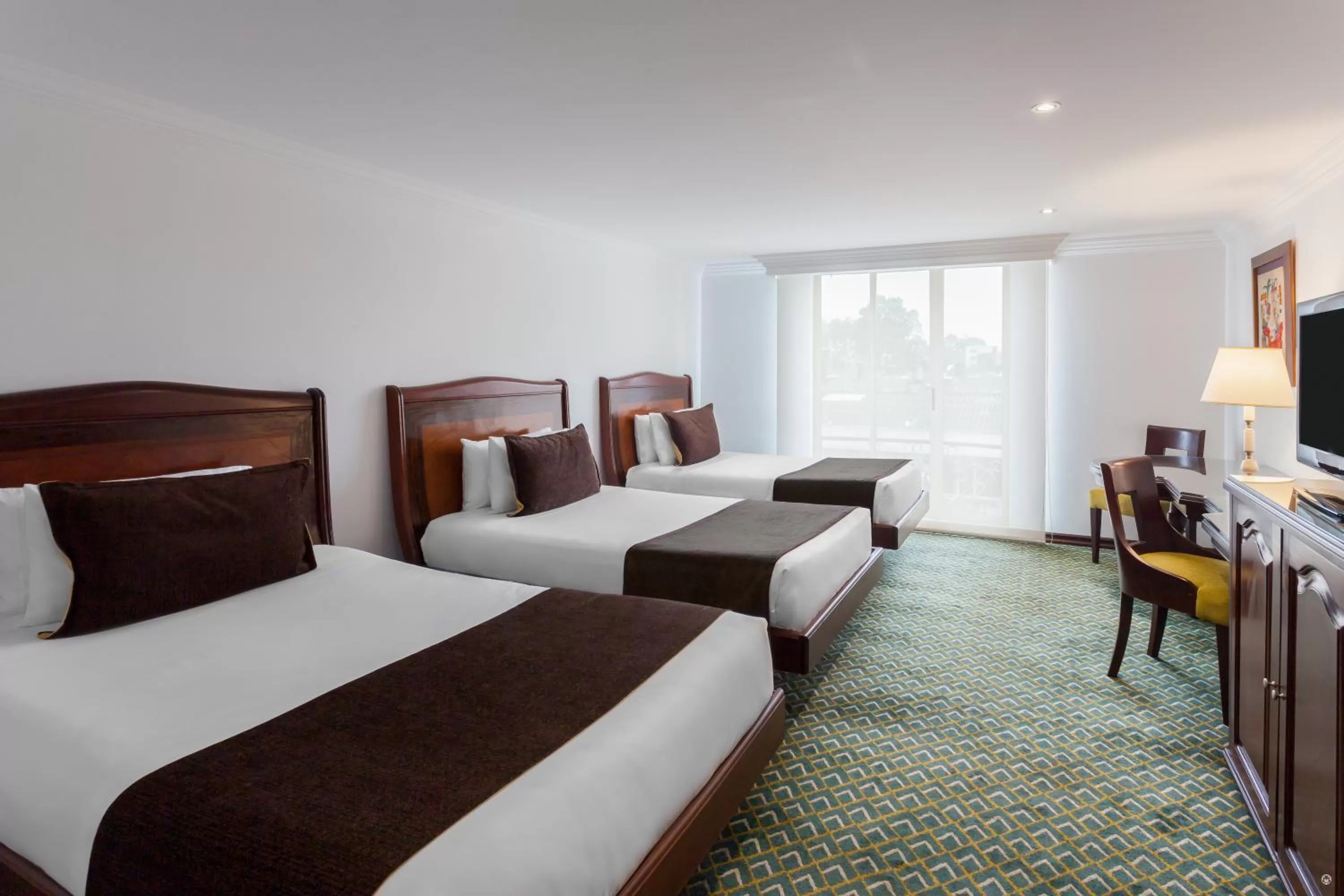 Bedroom, Bed in Hotel Embassy Park