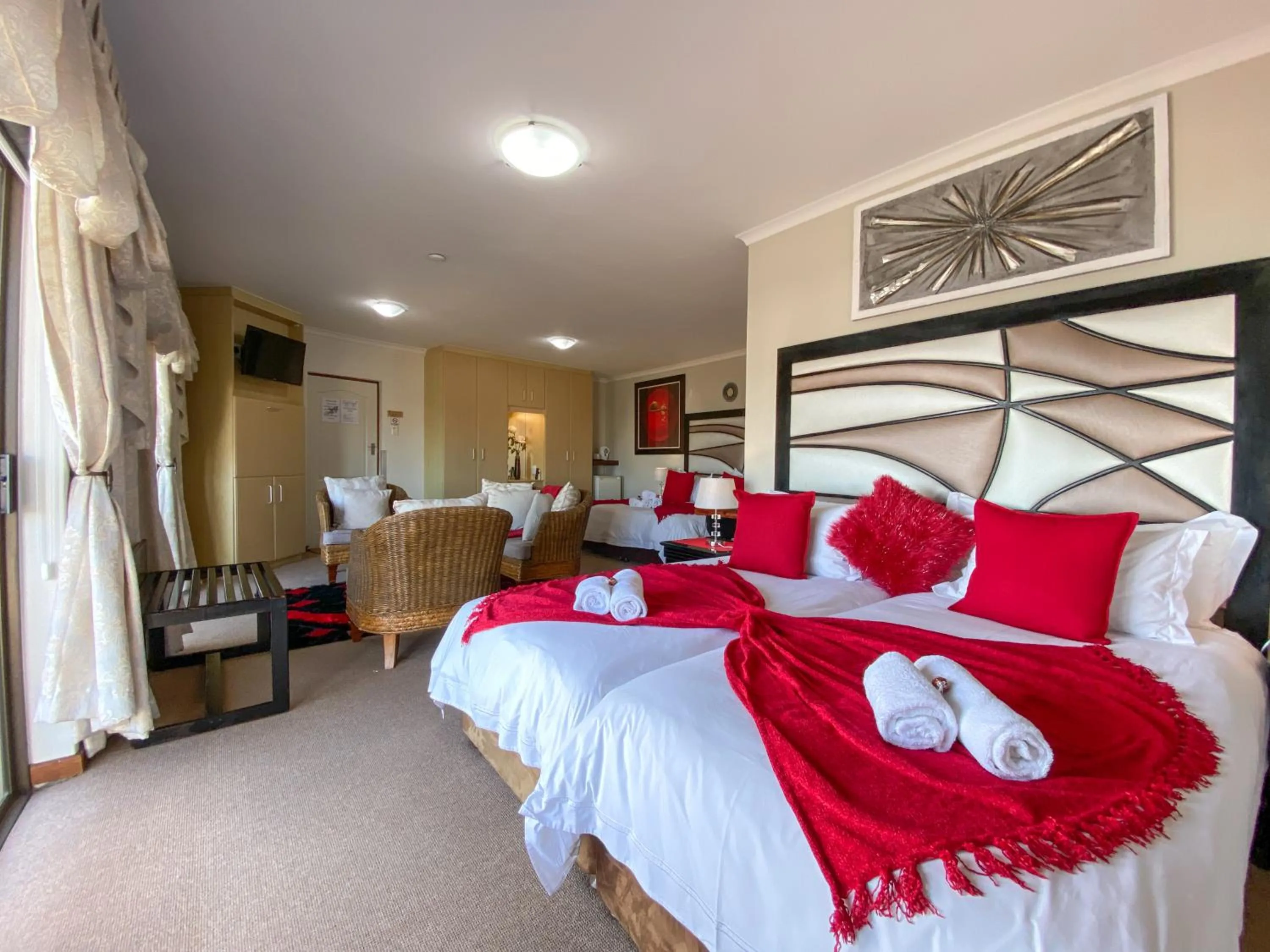 Photo of the whole room, Bed in Bar-t-nique Guest House