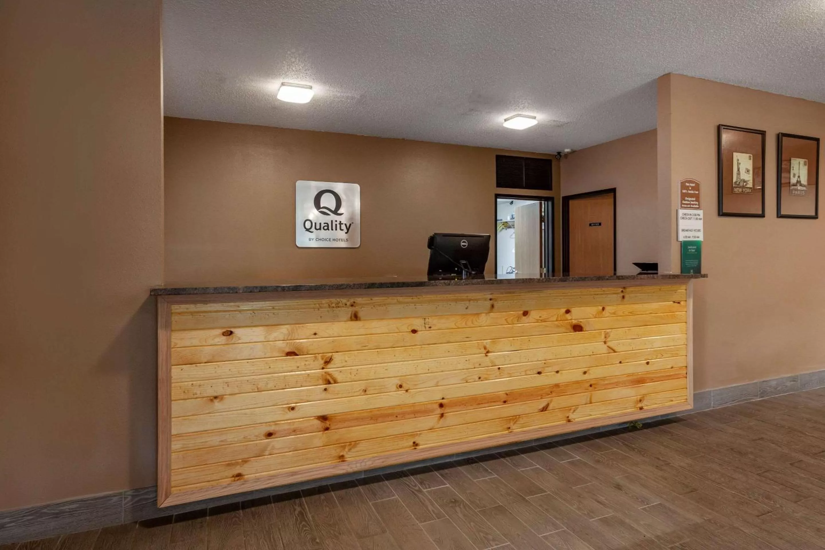 Lobby or reception in Quality Inn Redgranite