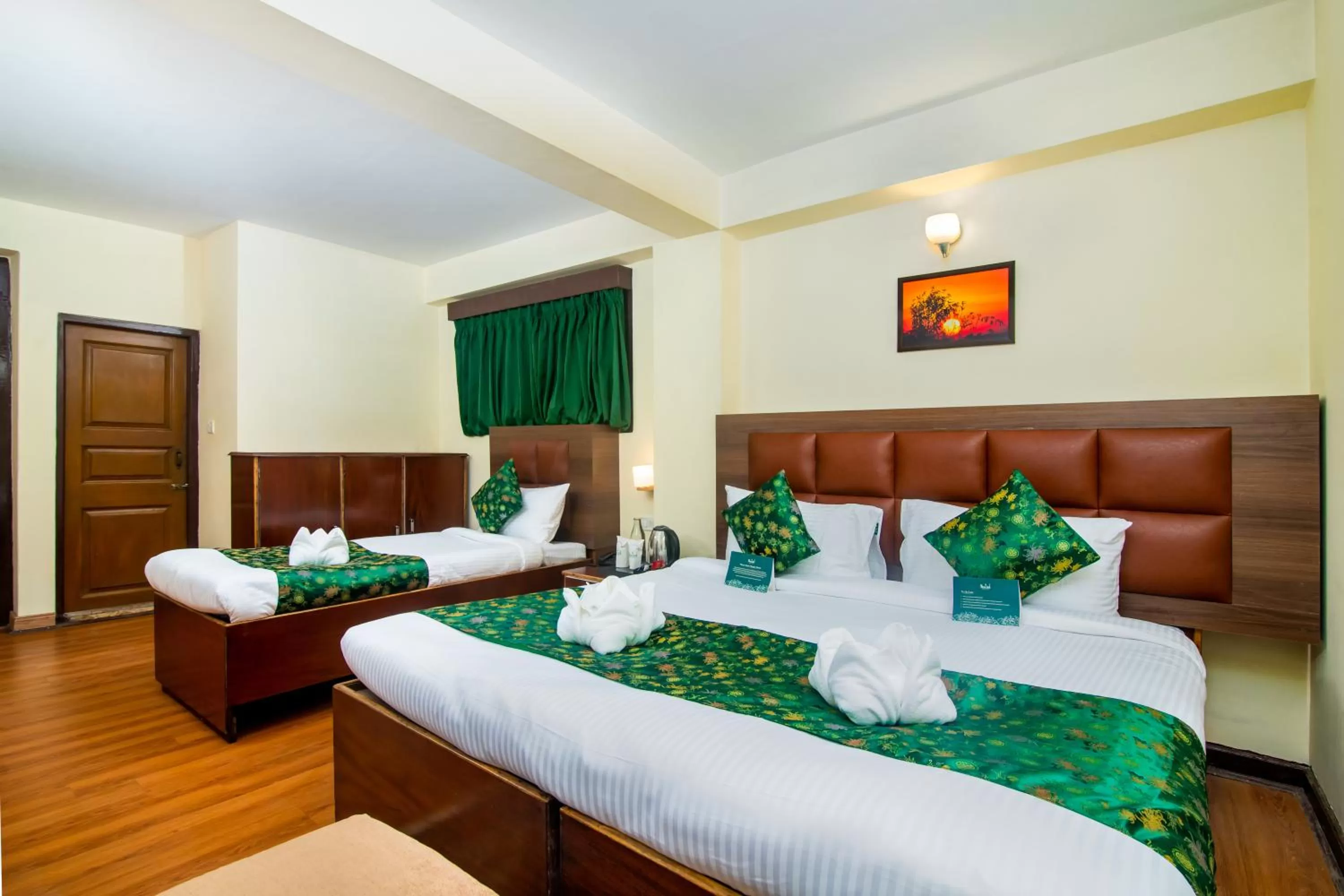 Bed in Muscatel BhumSang - 200 Mts from Mall Road