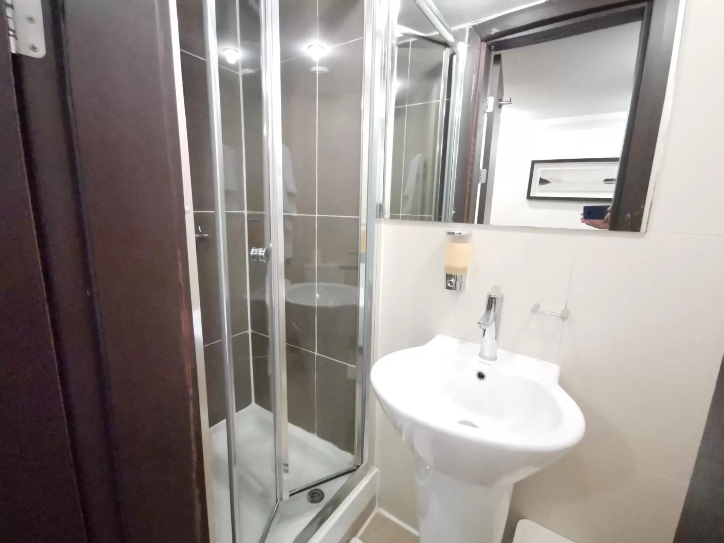 Shower in The Royale Chulan Hyde Park Hotel