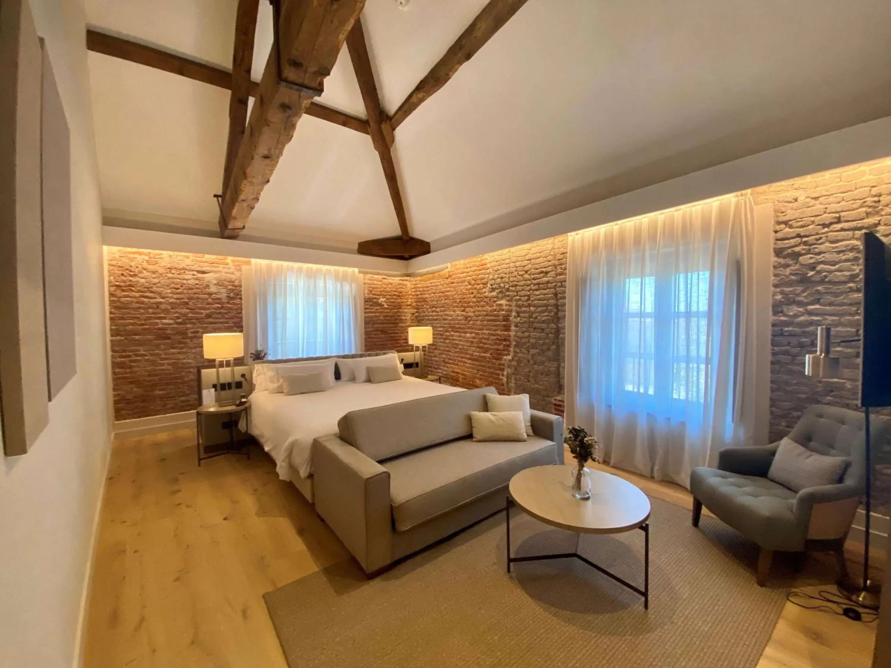 Photo of the whole room, Bed in Sofraga Palacio