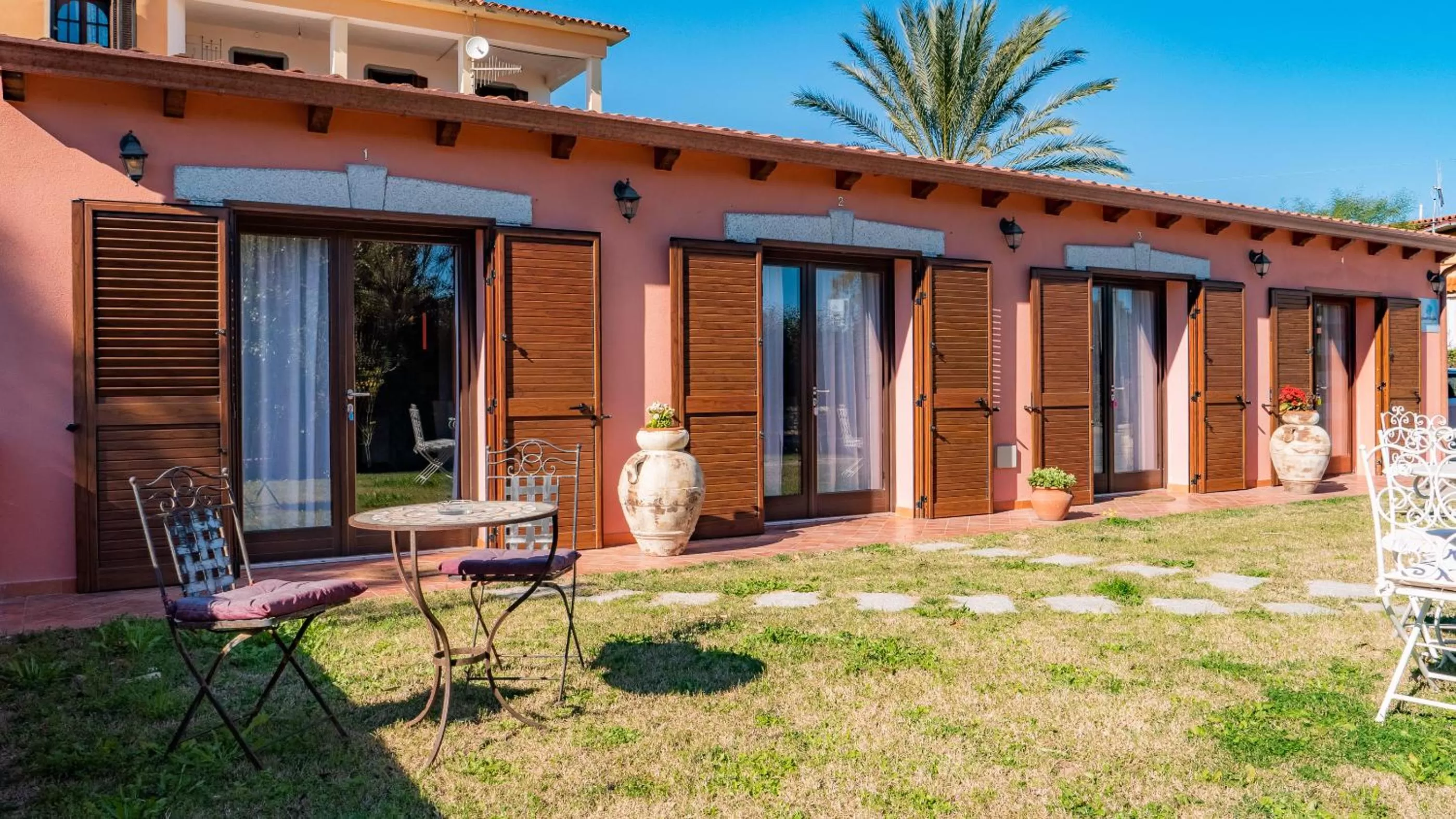 Property building in QUADRIFOGLIO Affittacamere