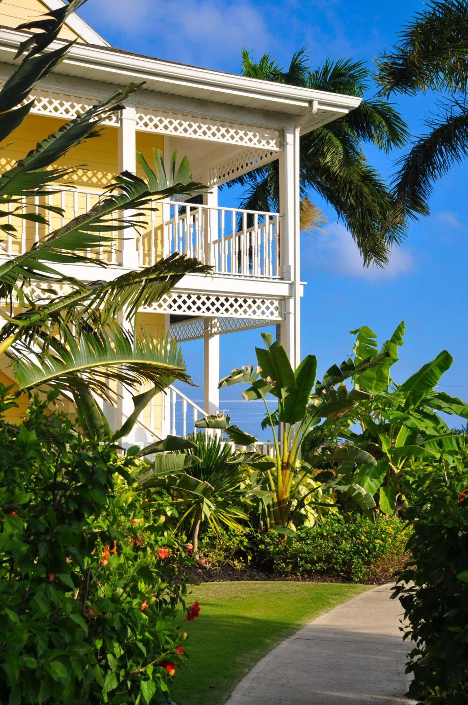 Property building in Sunshine Suites Resort