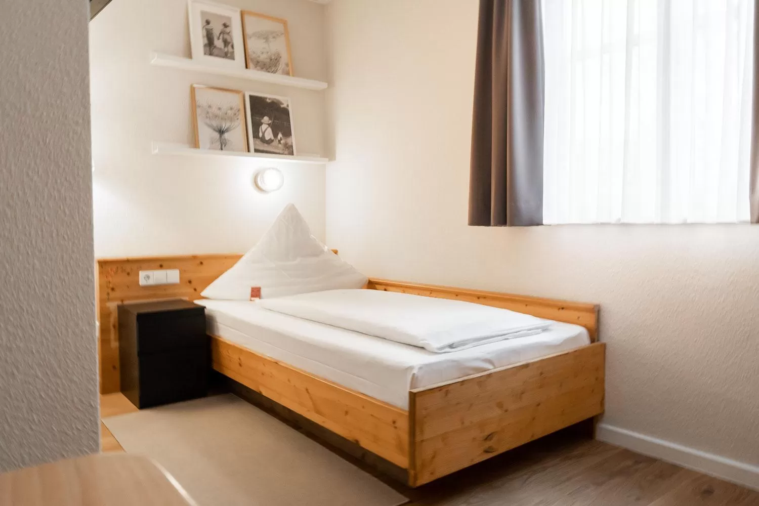 Bed in Hotel Beim Schupi Karlsruhe