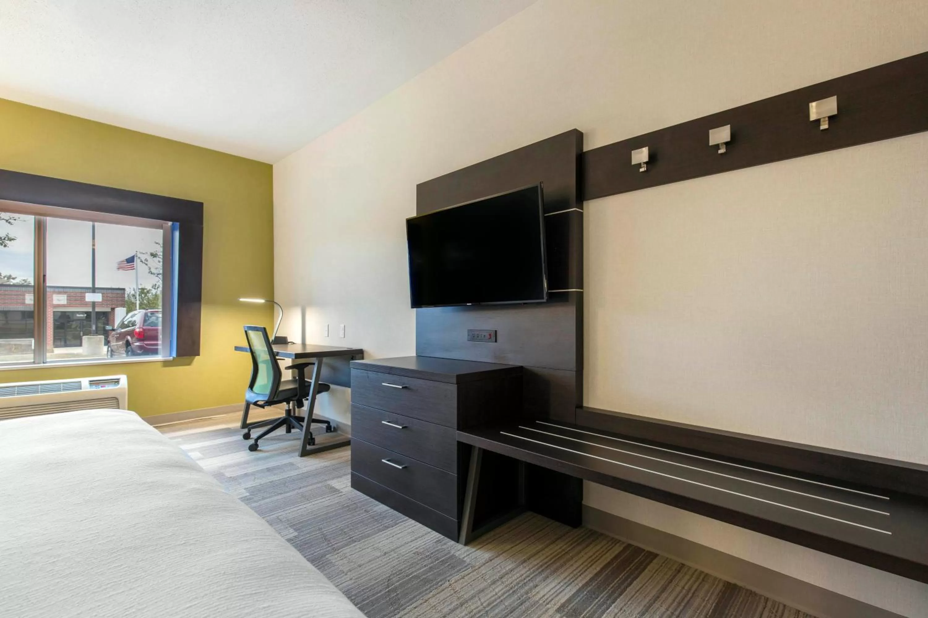 Photo of the whole room in Holiday Inn Express & Suites Chicago West - St Charles by IHG