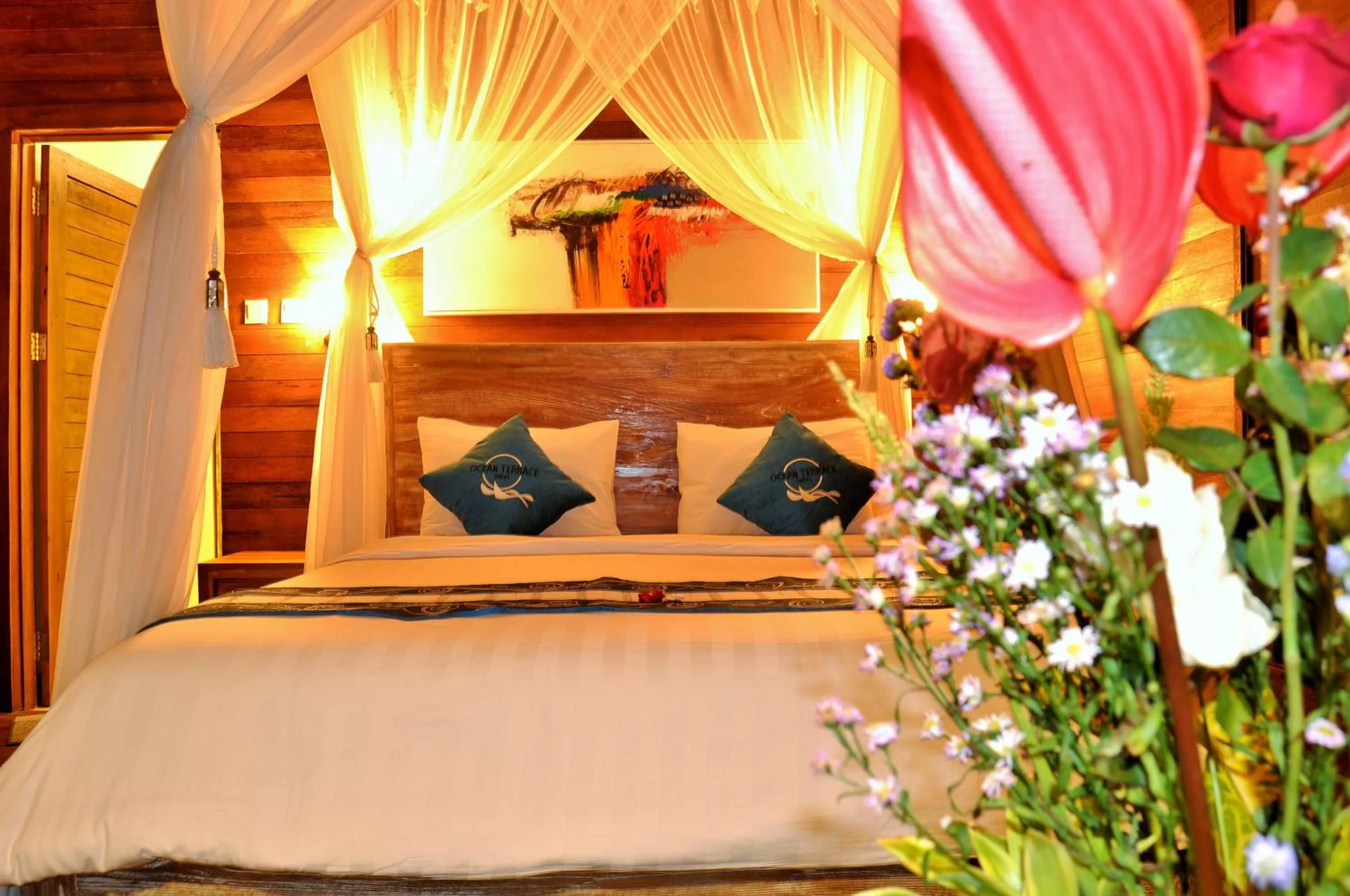 Dining area, Bed in Ocean Terrace Suite And Spa Luxury