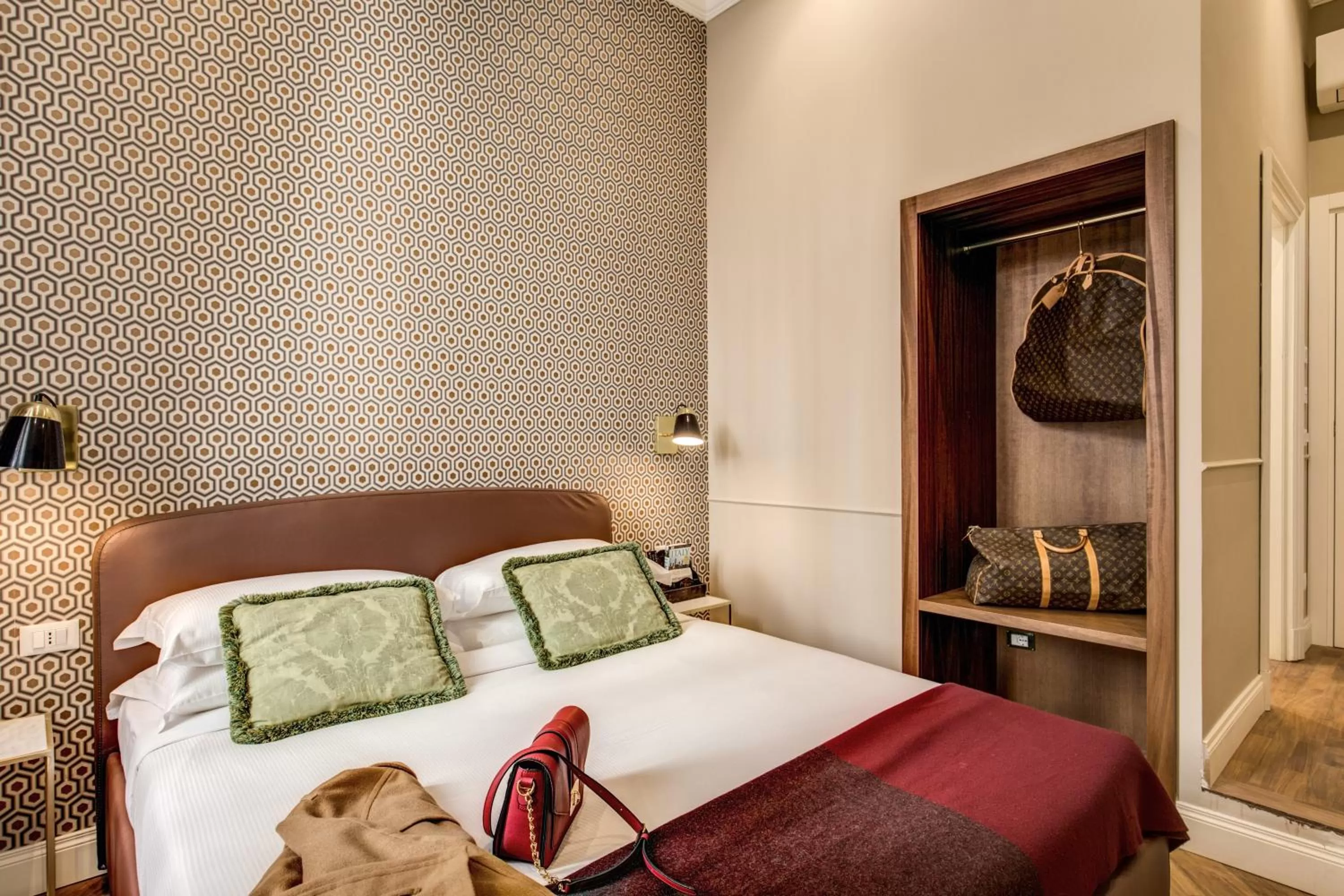 Bed in Charme Spagna Boutique Hotel