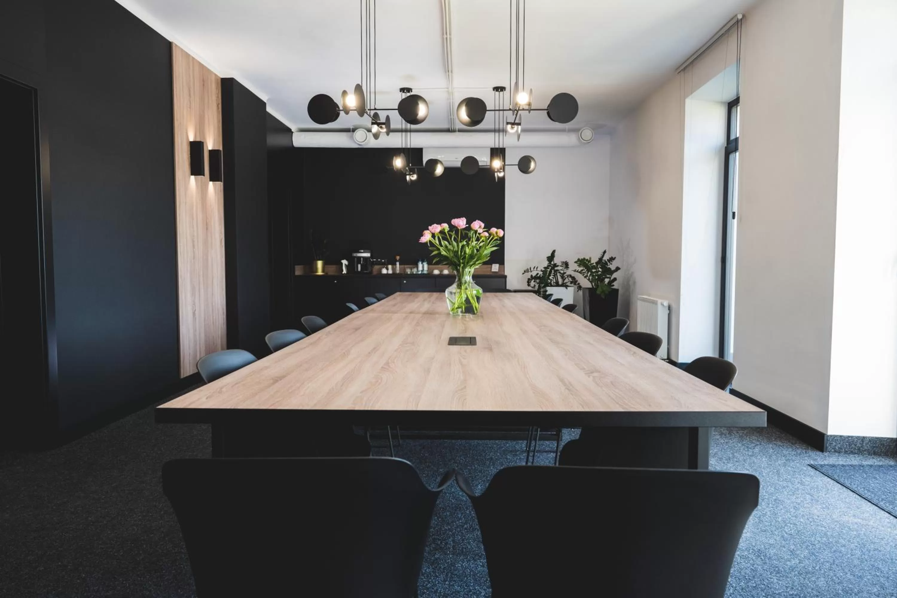 Business facilities in VANTA Business Center