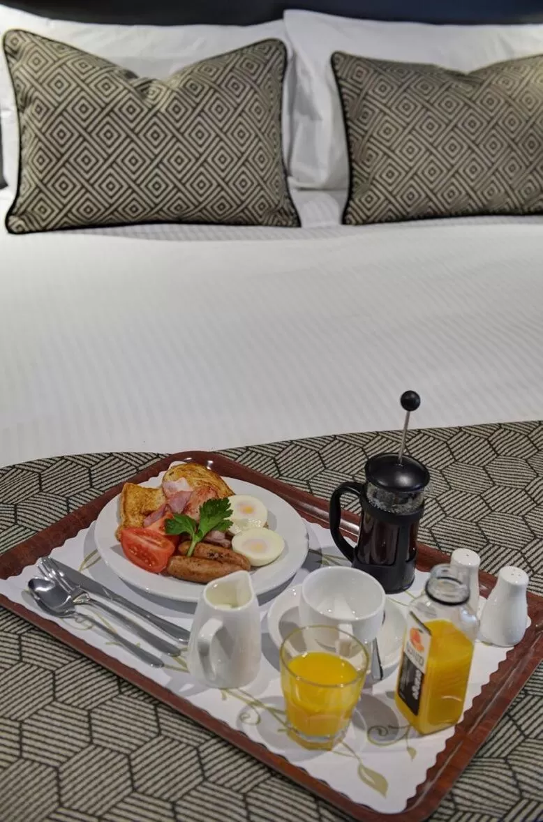 Food in CBD Motor Inn