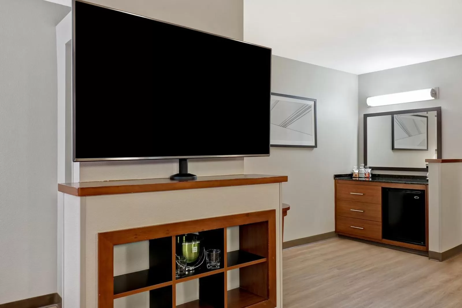 TV and multimedia in Hyatt Place San Antonio North Stone Oak