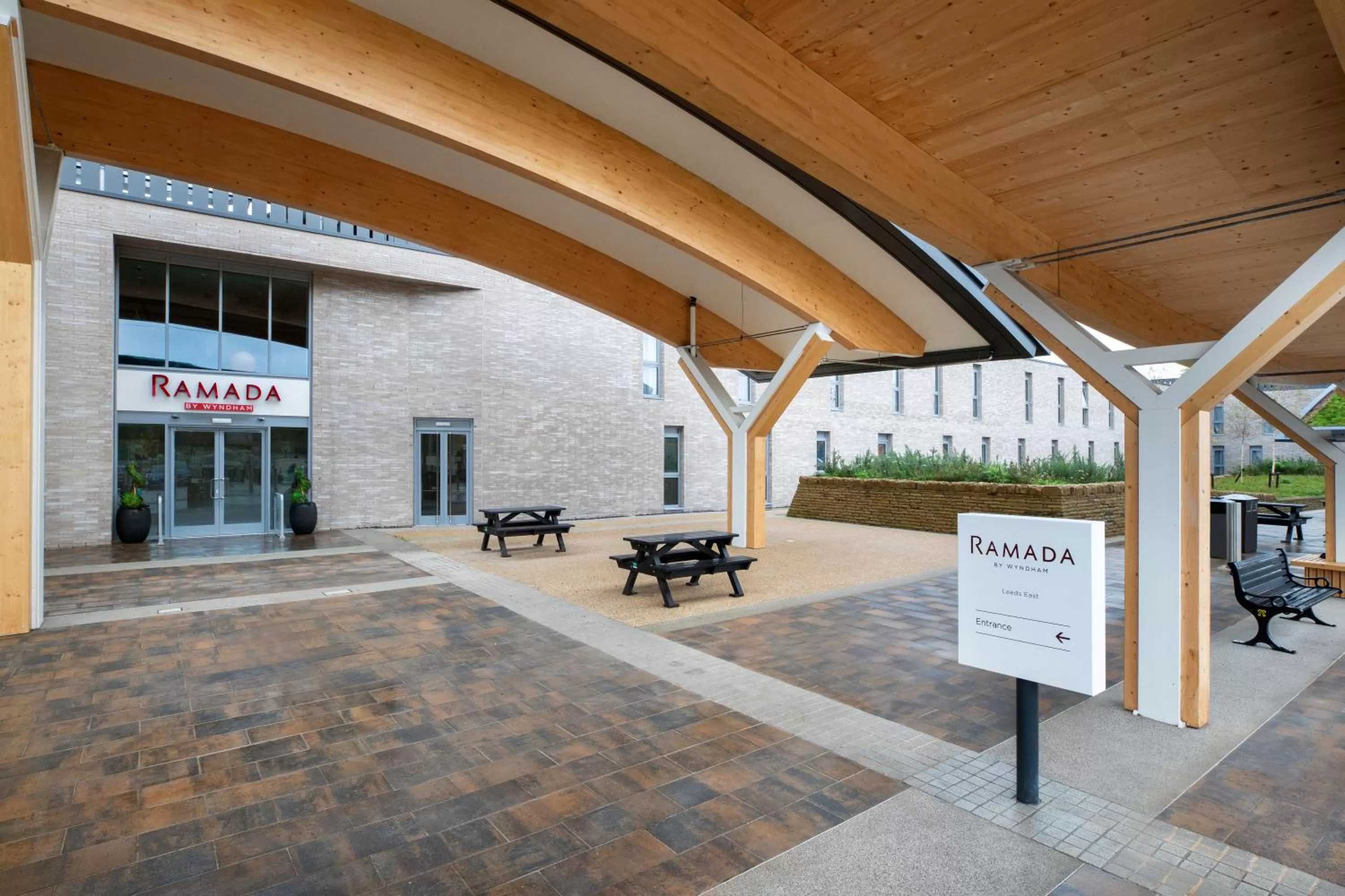 Facade/entrance in Ramada by Wyndham Leeds East