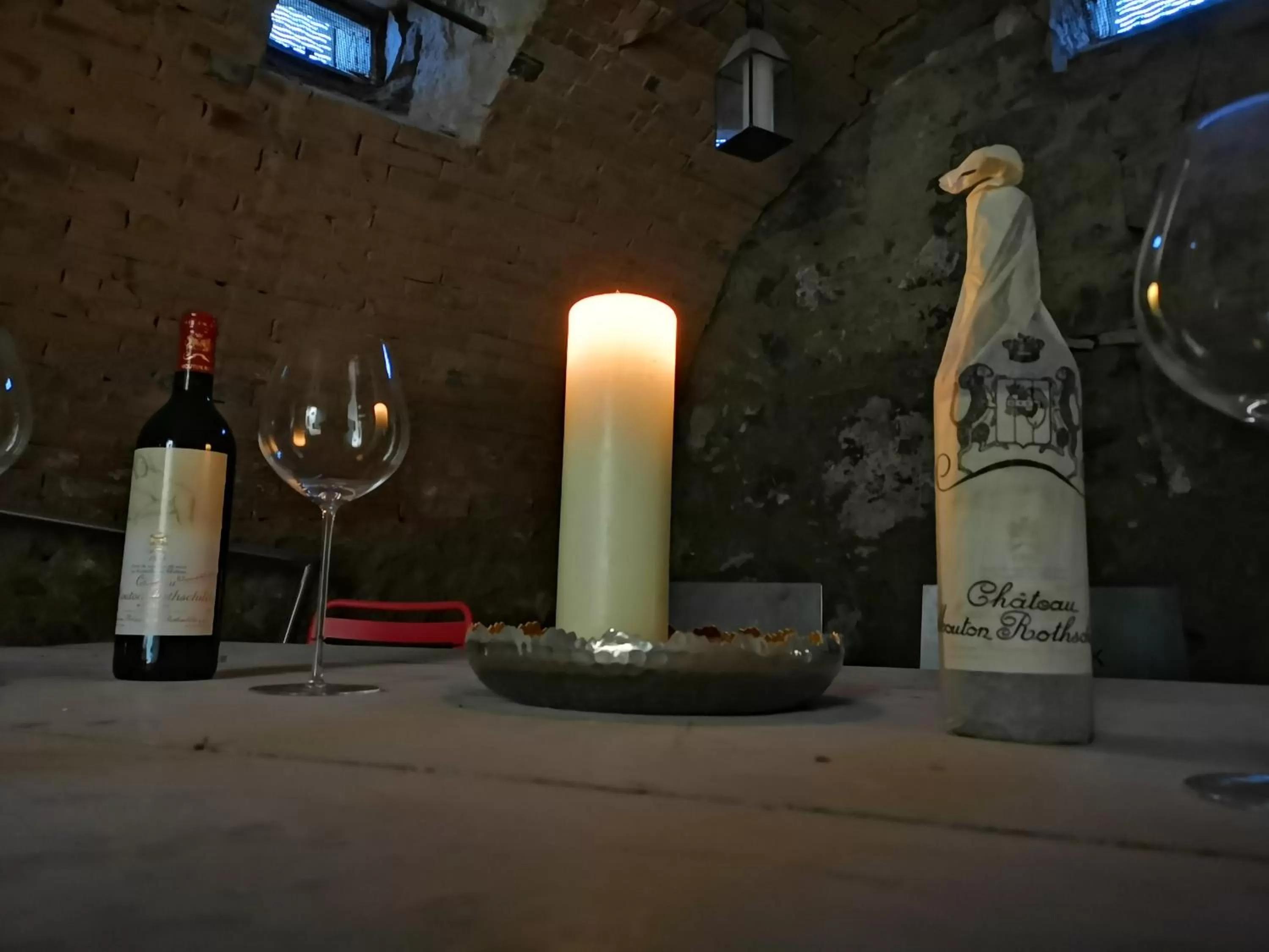 Alcoholic drinks in Boutique Hotel BS16 before Bern City Parking gratis