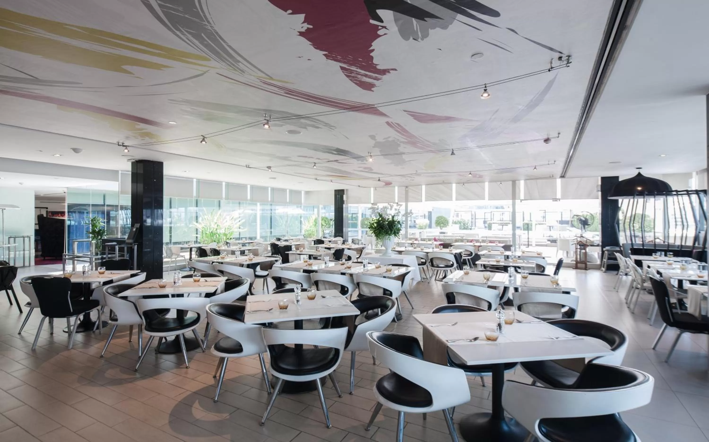 Restaurant/places to eat in Centara Watergate Pavilion Hotel Bangkok