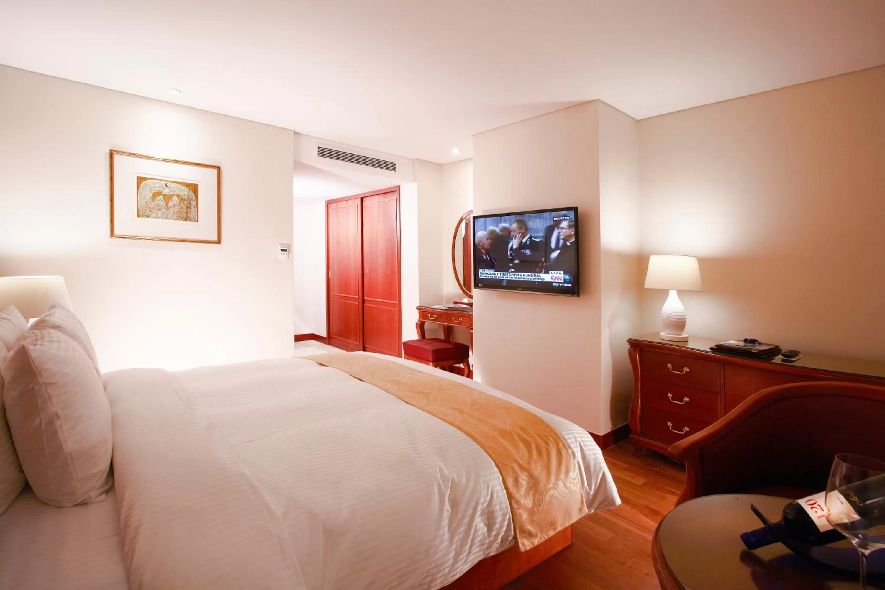 Photo of the whole room, Bed in Sejong Hotel Seoul Myeongdong