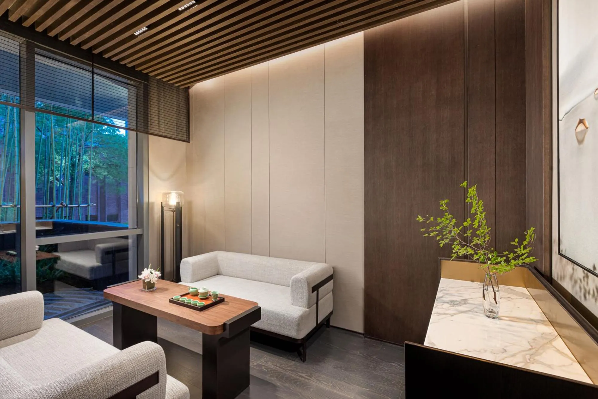 Restaurant/places to eat in HUALUXE Shanghai Changfeng Park by IHG