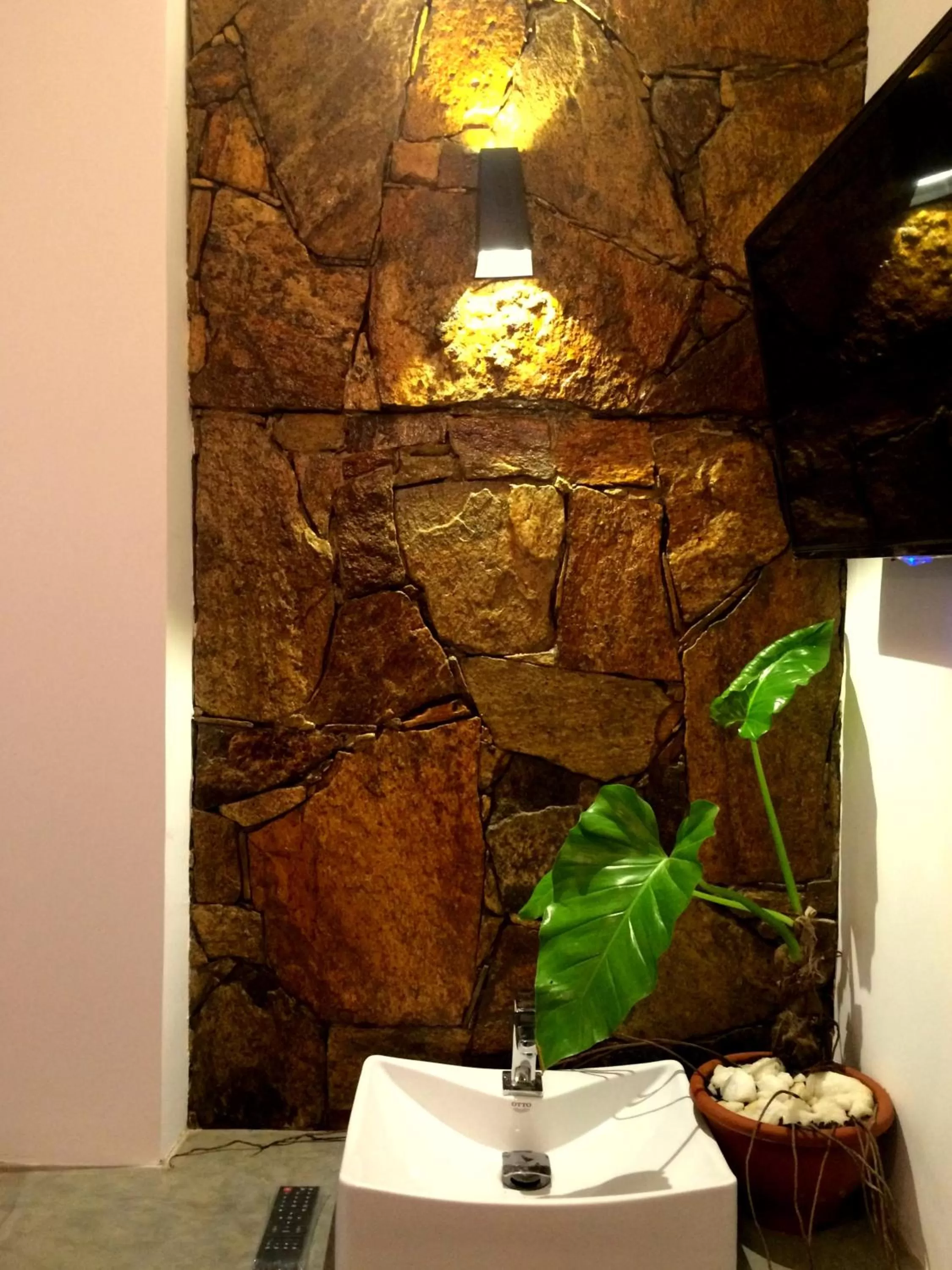 TV and multimedia in Weligama Bay Watsila Resort