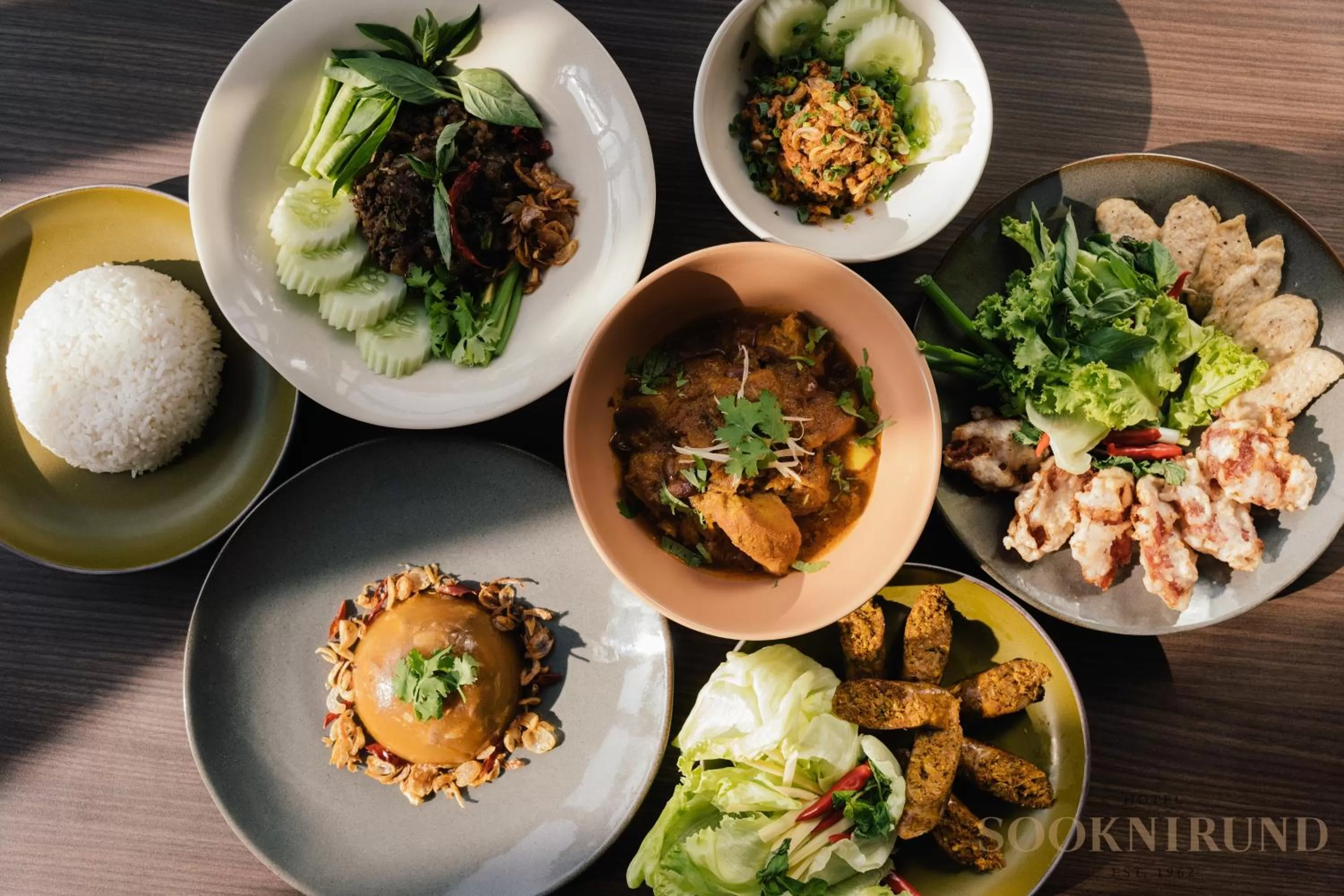 Food in SOOKNIRUND HOTEL