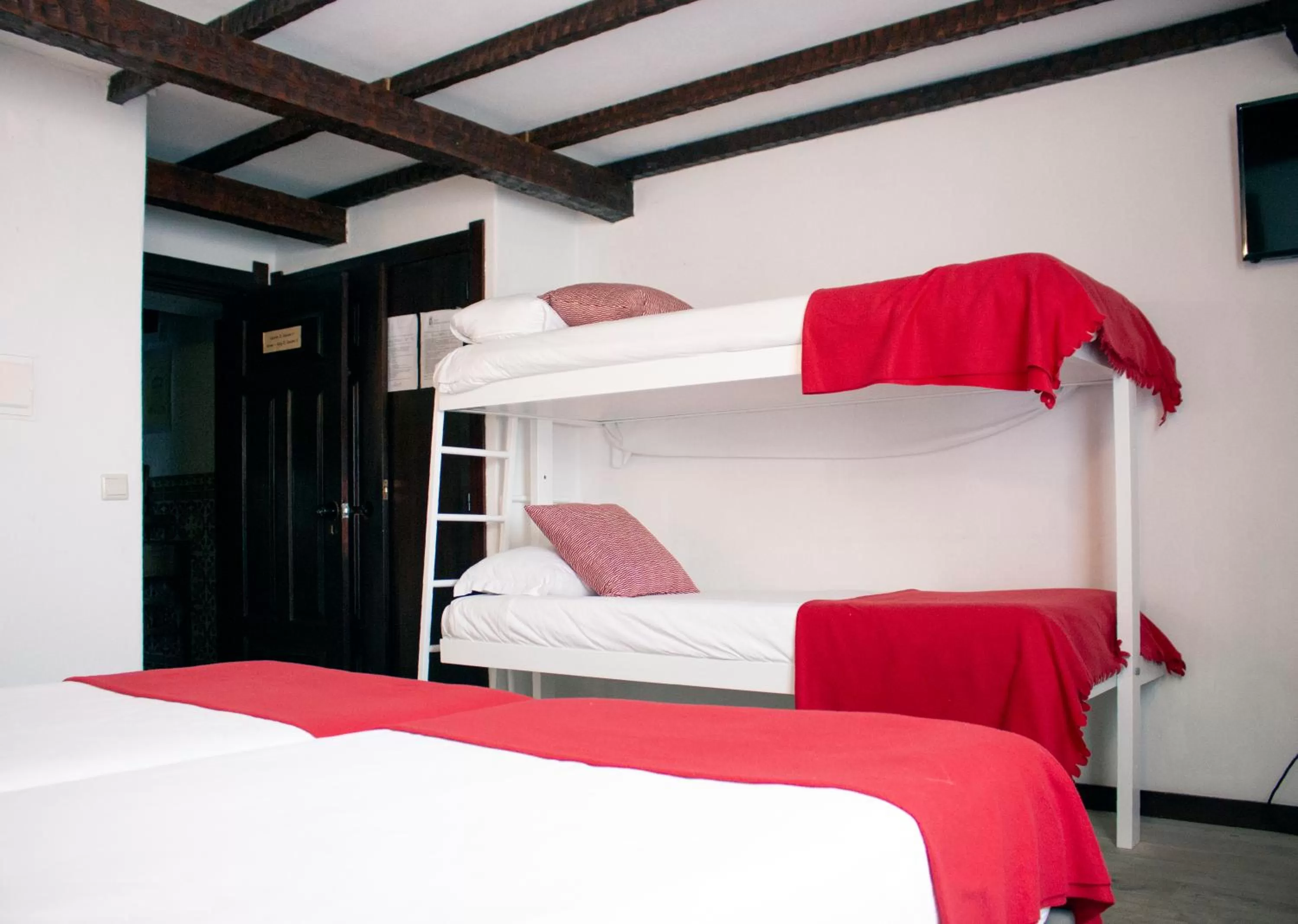 Other, Bed in Rainha Santa Isabel - Óbidos History Hotel