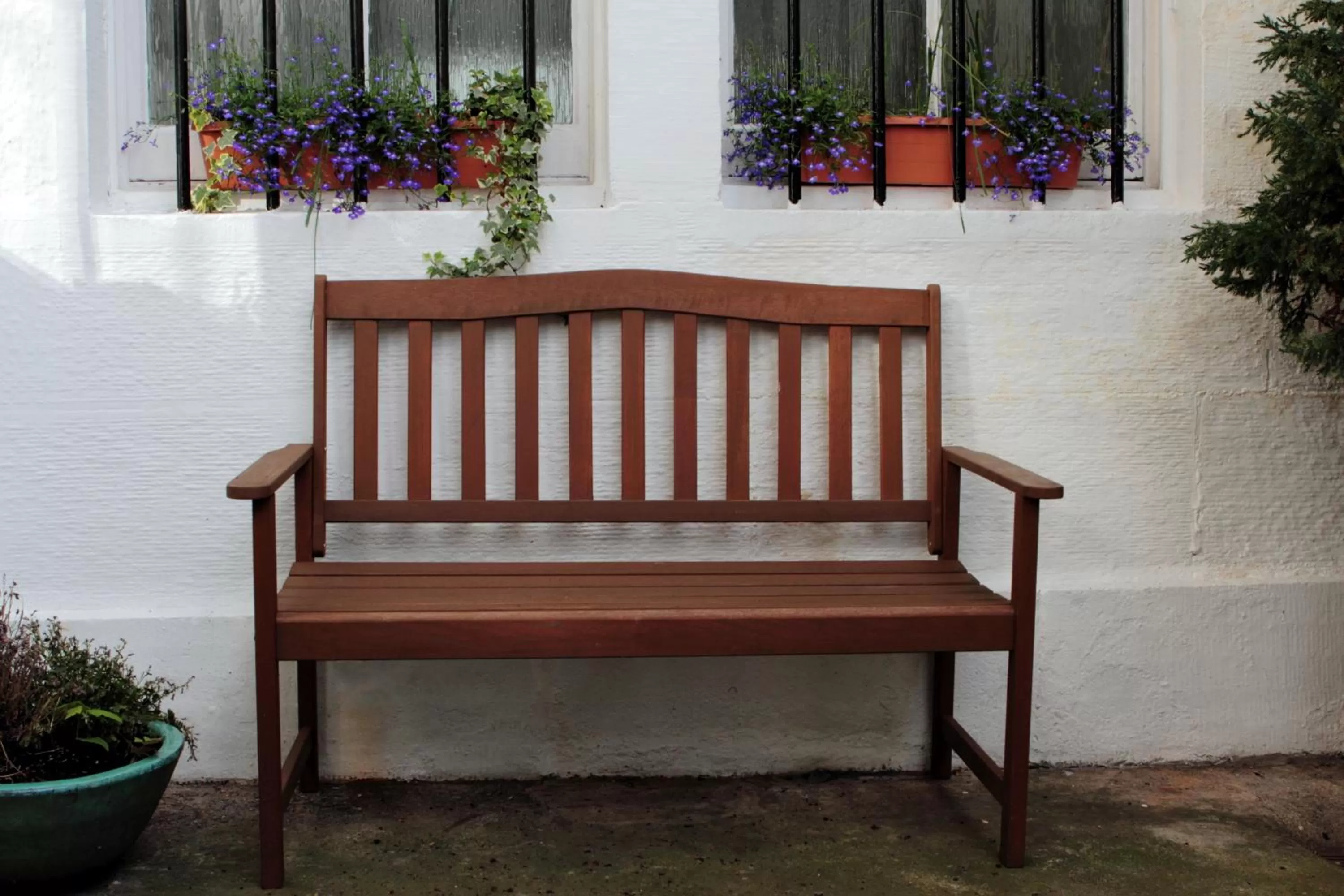 Facade/entrance in Thistle Hotel