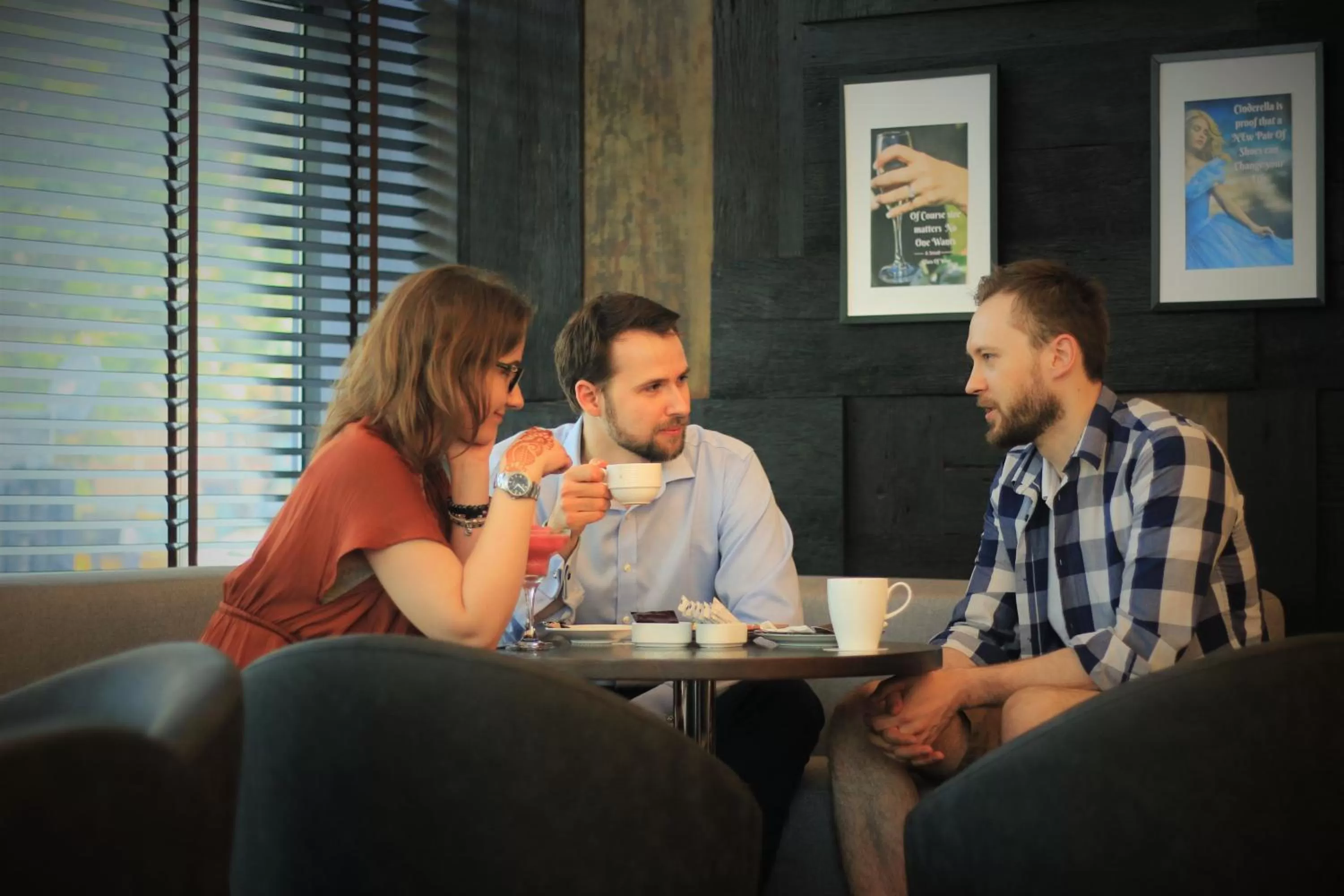 Restaurant/places to eat in Novotel Chennai Chamiers Road