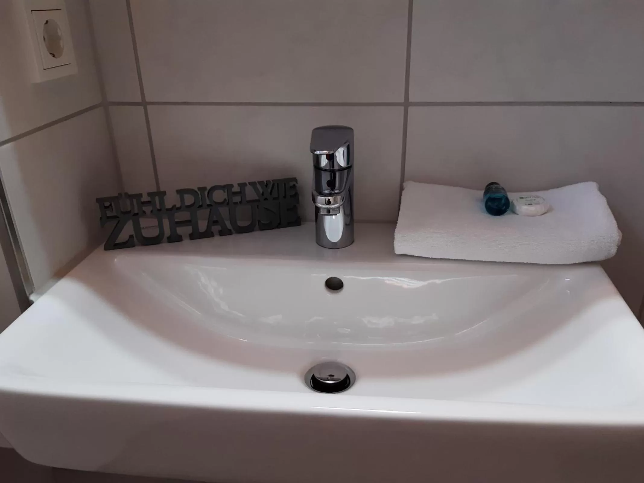 Bathroom in Hotel M24 - Alle Zimmer mit Küchenzeile