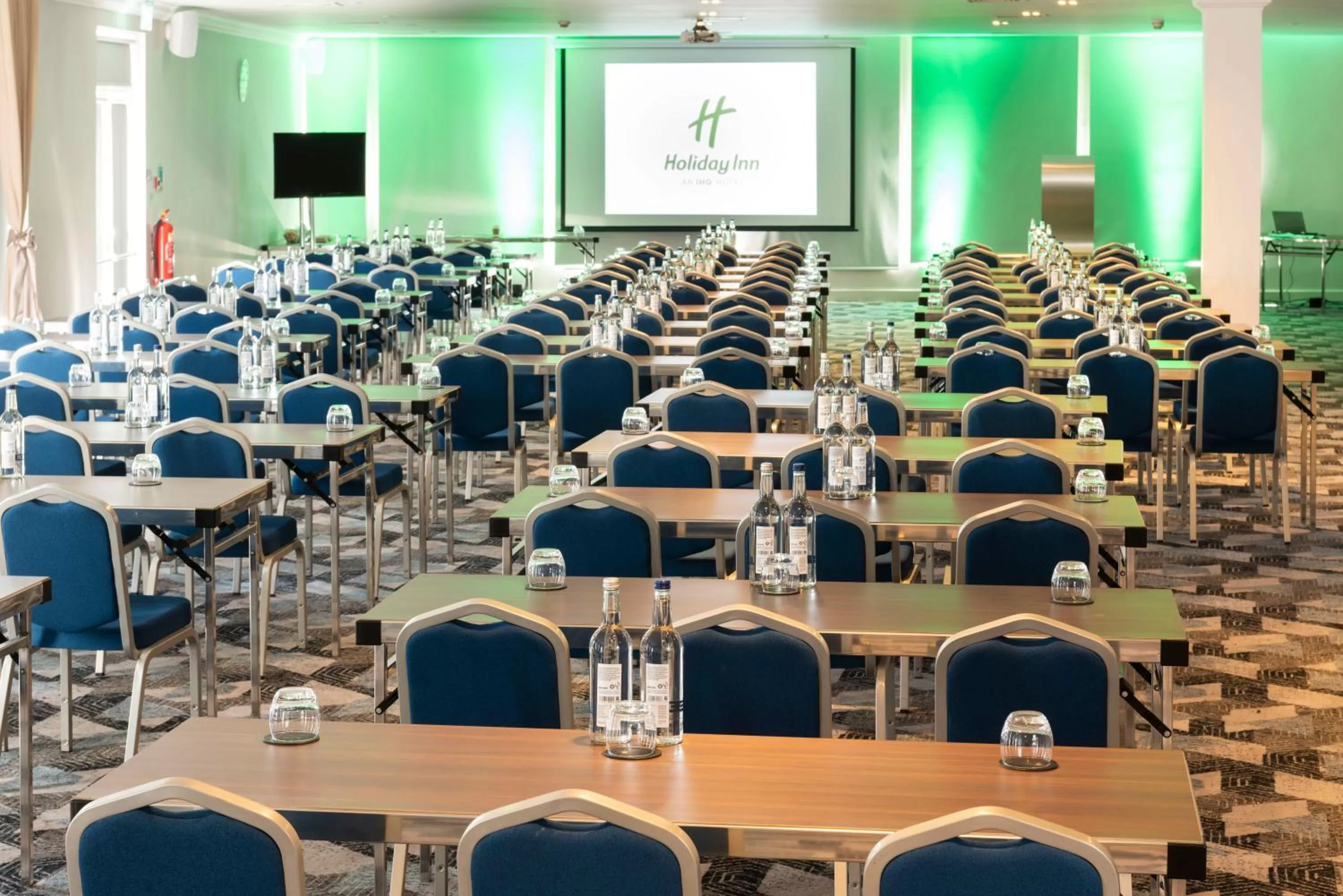 Meeting/conference room in Holiday Inn Birmingham M6, Jct7 by IHG