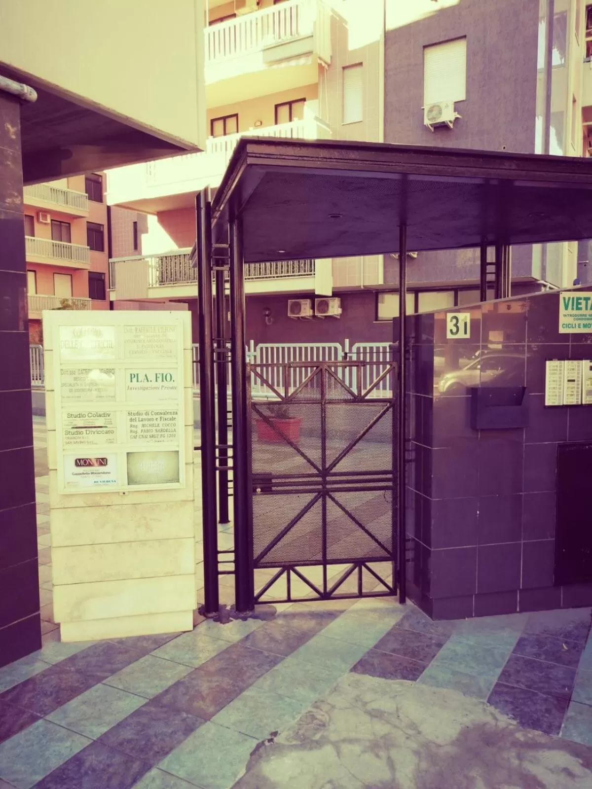 Facade/entrance in Opera B&B