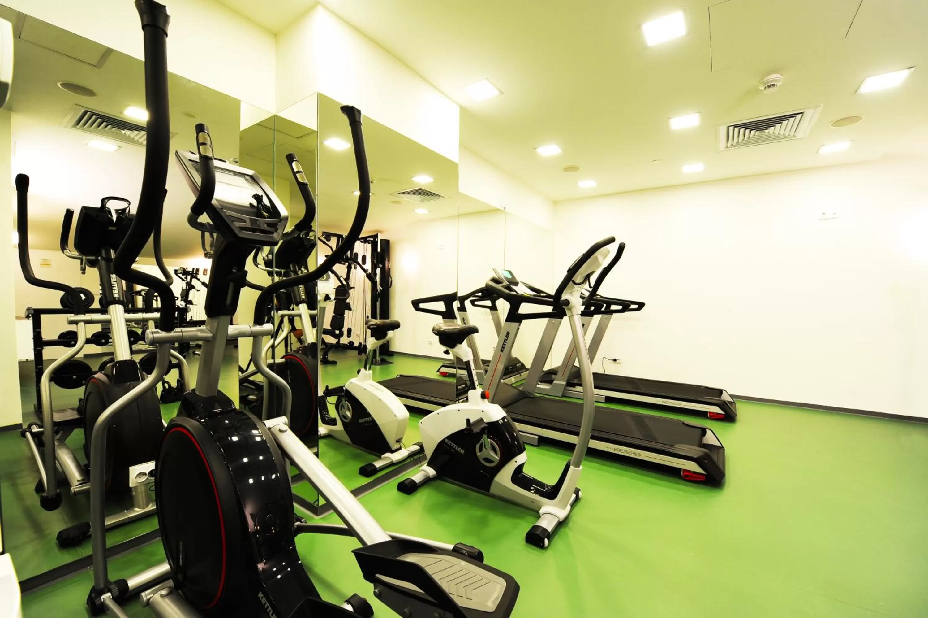 Fitness centre/facilities in Mercure Bucharest City Center