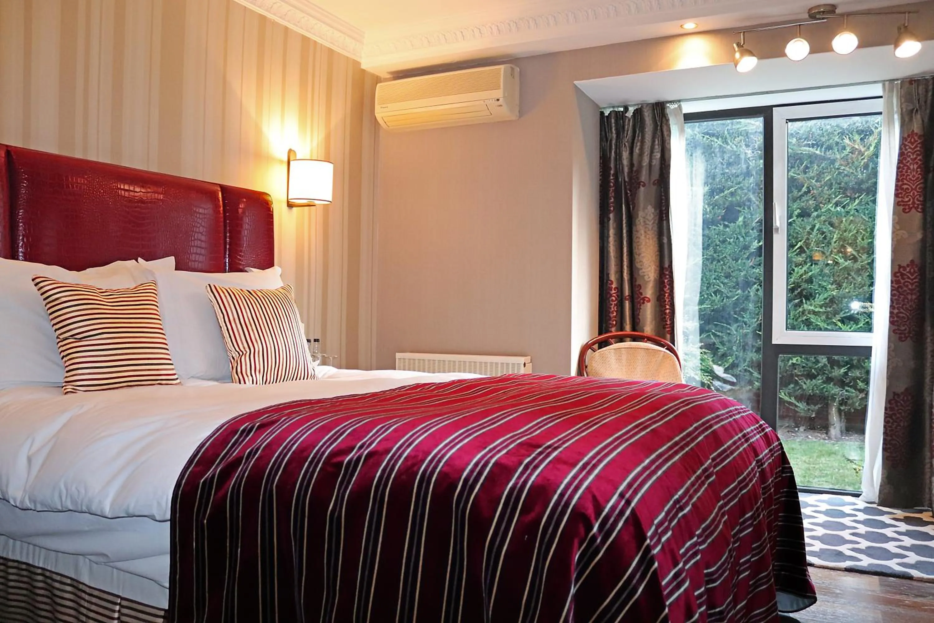 Bedroom, Bed in Fredrick's Hotel & Spa