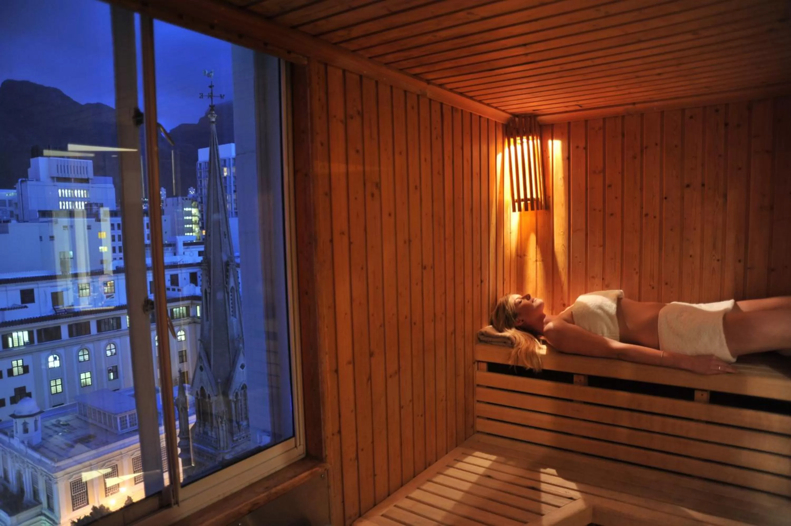 Sauna, Bed in ONOMO Hotel Cape Town – Inn On The Square