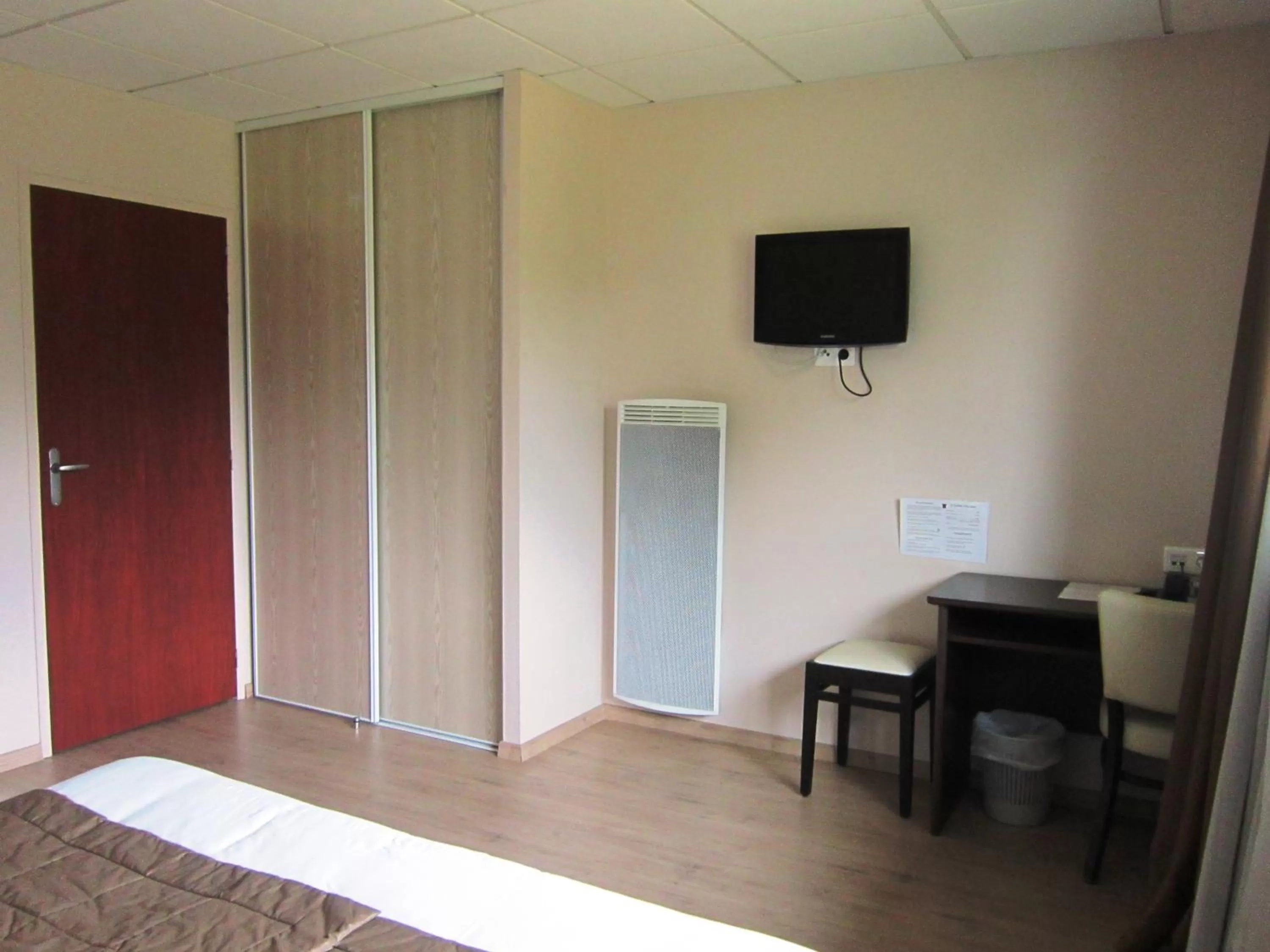 Photo of the whole room in Hôtel Particulier VILLA DES MARAIS