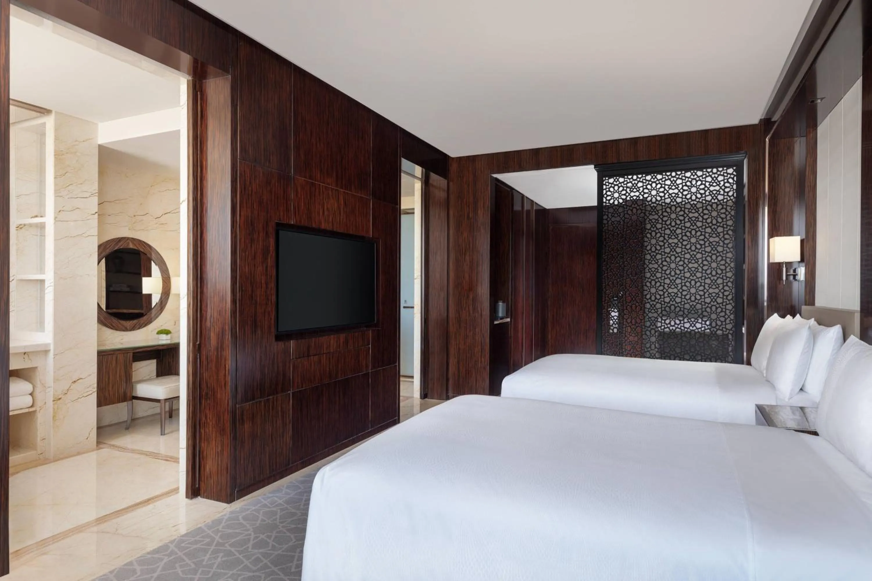 Photo of the whole room, Bed in JW Marriott Hotel Yinchuan