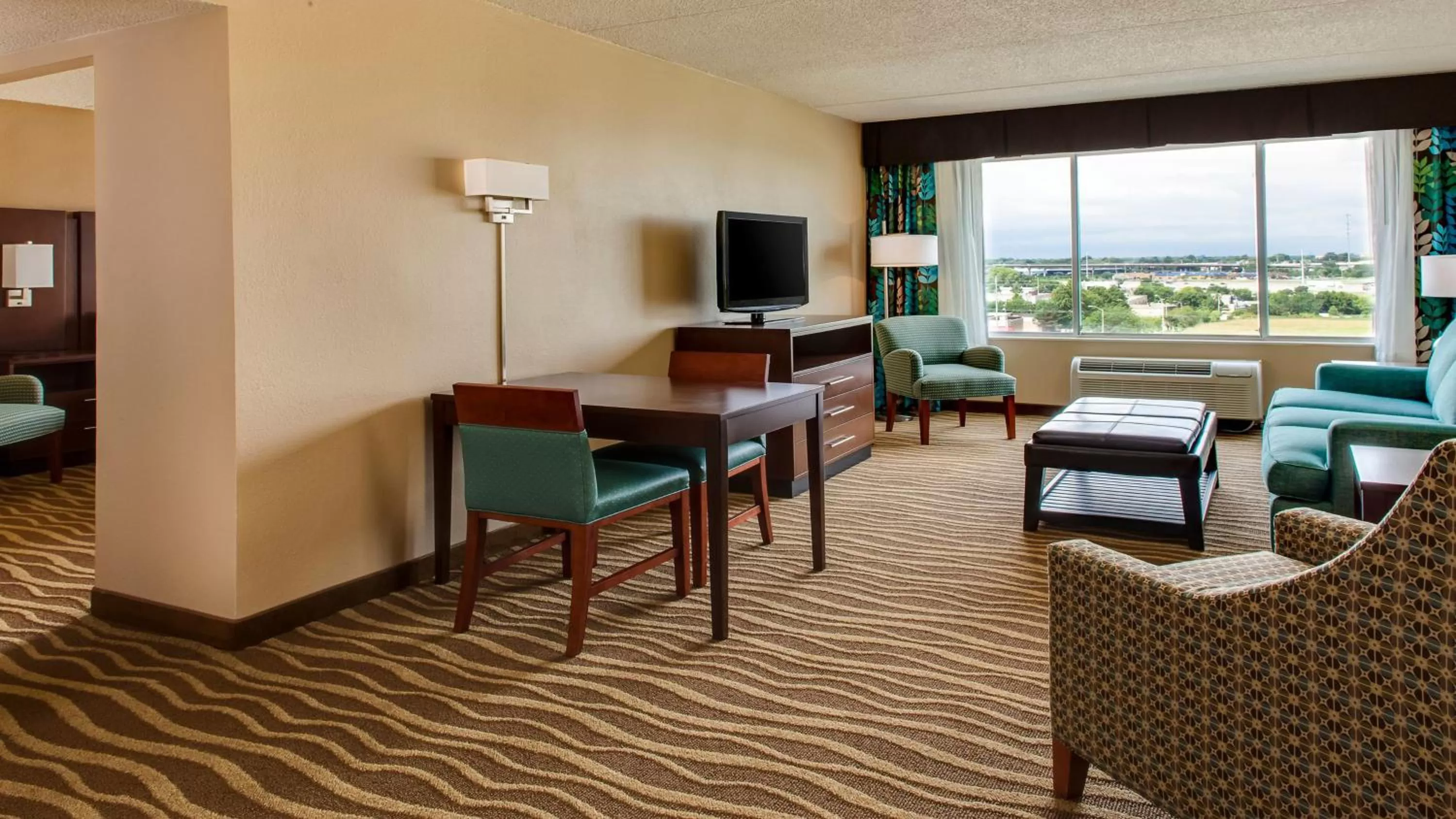 Photo of the whole room in Holiday Inn Hotel & Suites Overland Park-West by IHG